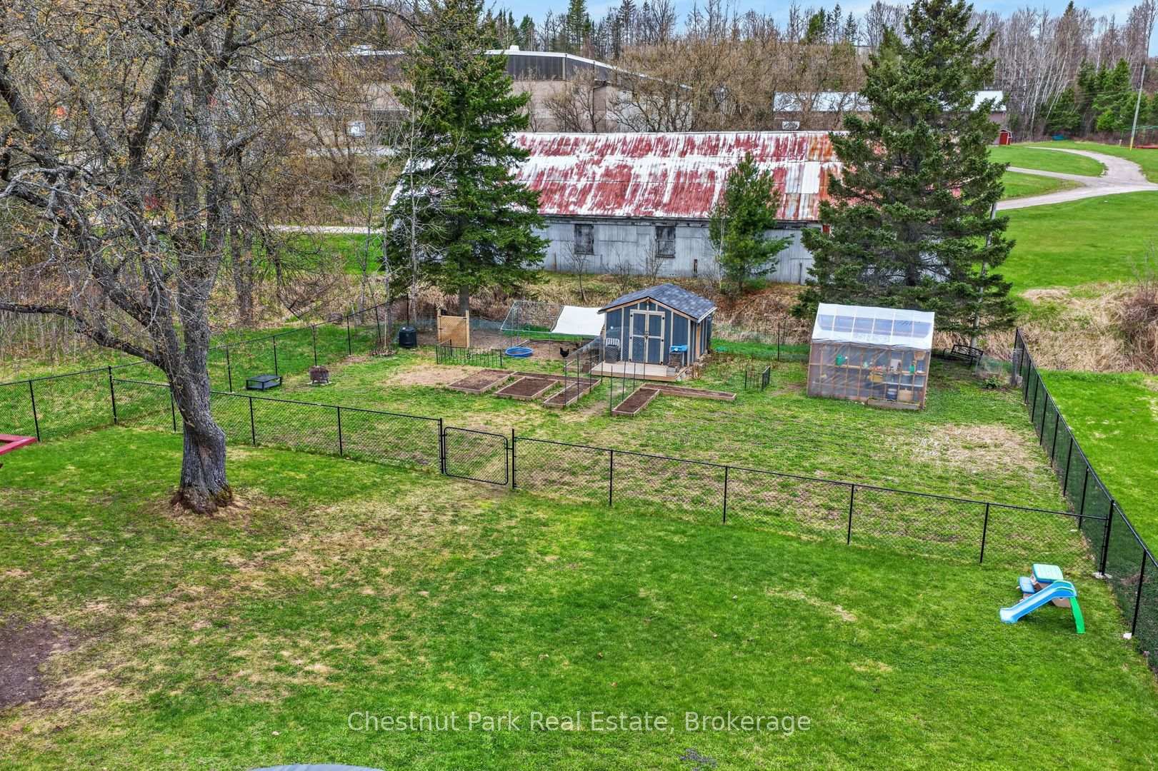 Photo 35 of 213 Yonge Street, Burk's Falls — HOMEH