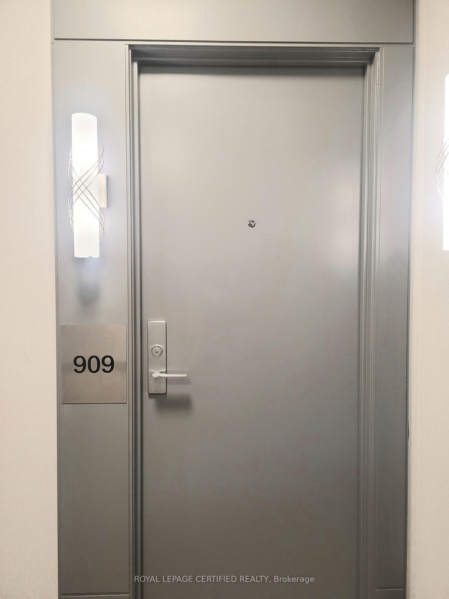 Photo 5 of Unit 909, 90 Absolute Avenue, Mississauga, City Centre — HOMEH