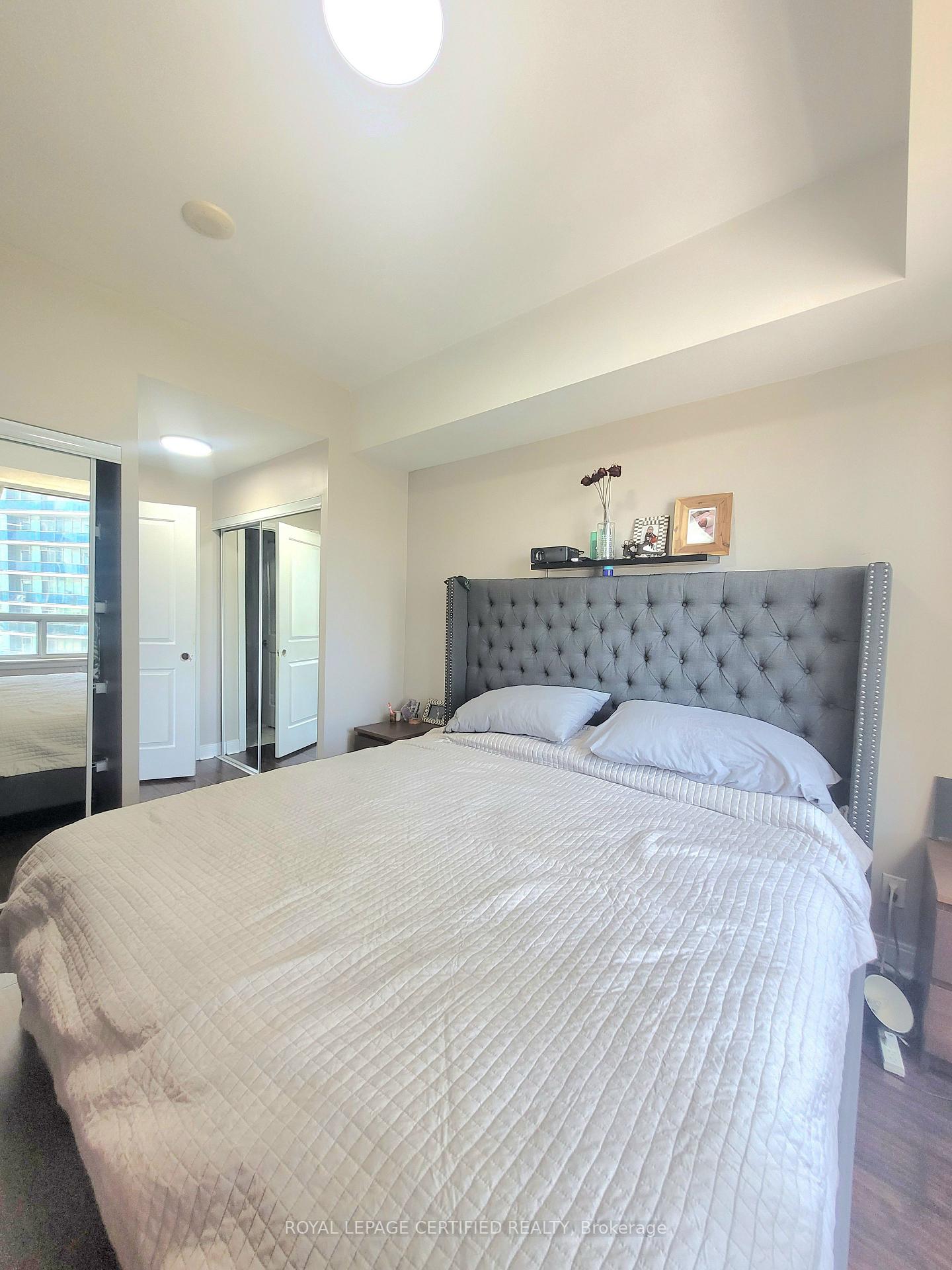 Photo 14 of Unit 909, 90 Absolute Avenue, Mississauga, City Centre — HOMEH