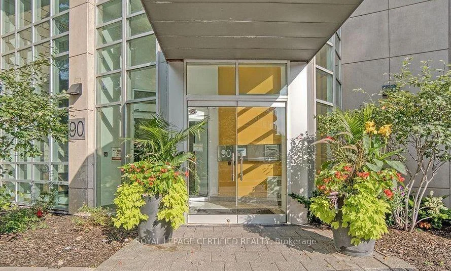 Photo 2 of Unit 909, 90 Absolute Avenue, Mississauga, City Centre — HOMEH