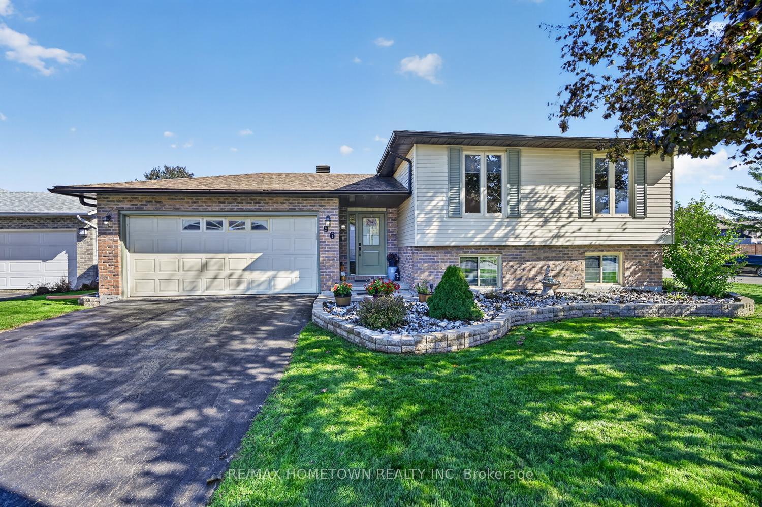 Photo 1 of 96 Cambridge Crescent, Brockville, Brockville — HOMEH