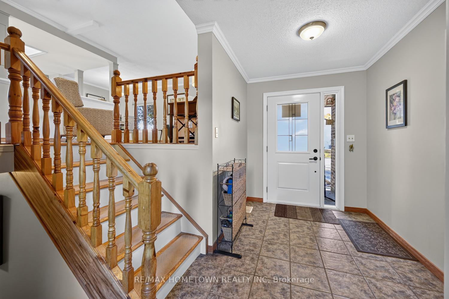 Photo 7 of 96 Cambridge Crescent, Brockville, Brockville — HOMEH