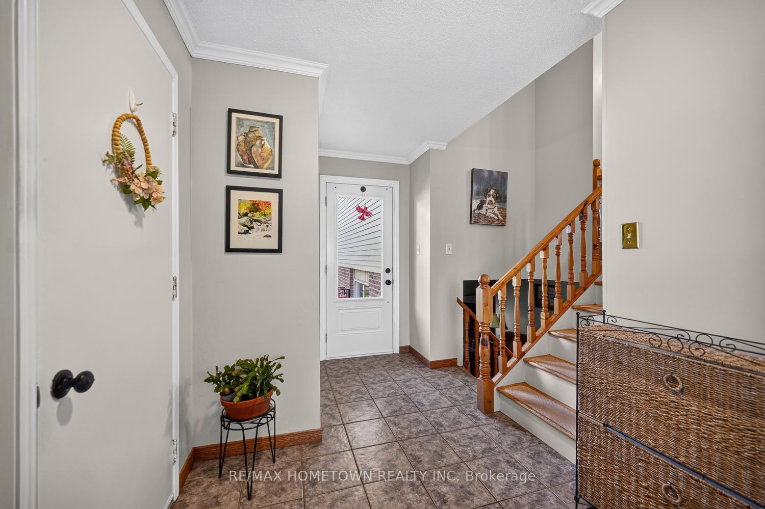 Photo 8 of 96 Cambridge Crescent, Brockville, Brockville — HOMEH