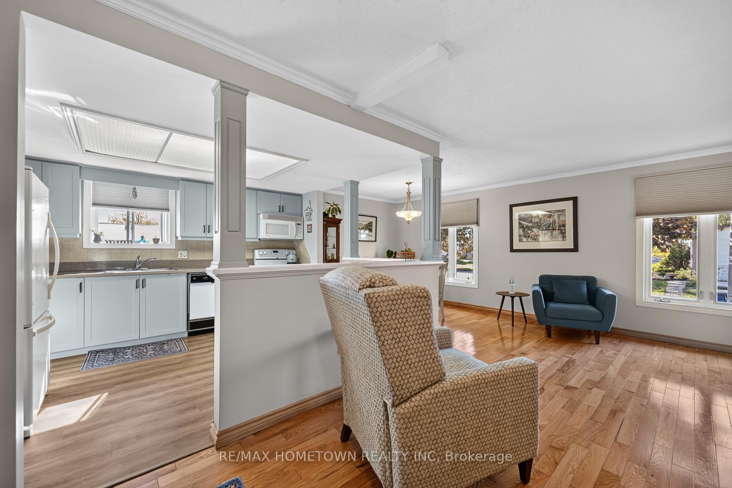 Photo 9 of 96 Cambridge Crescent, Brockville, Brockville — HOMEH