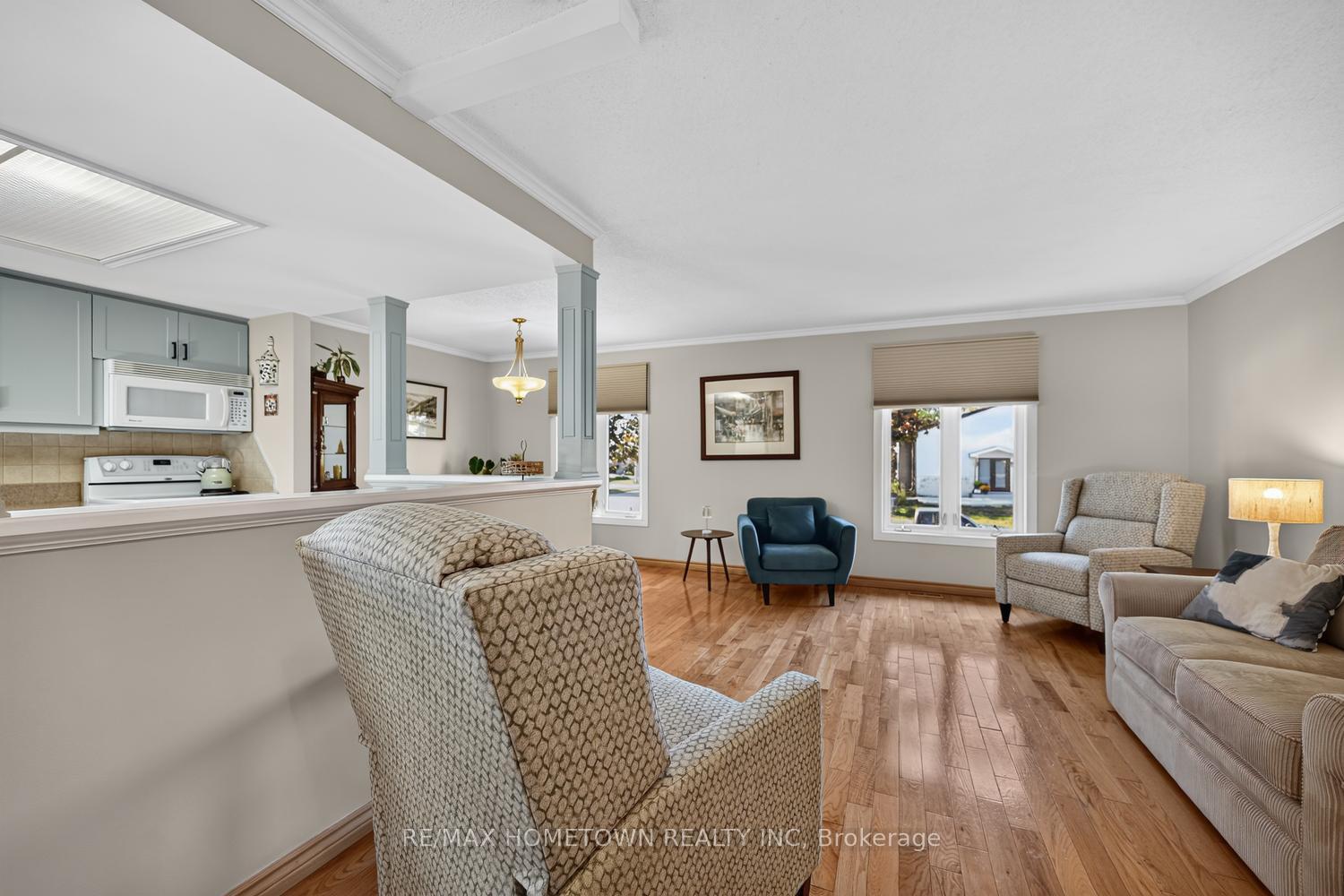 Photo 10 of 96 Cambridge Crescent, Brockville, Brockville — HOMEH