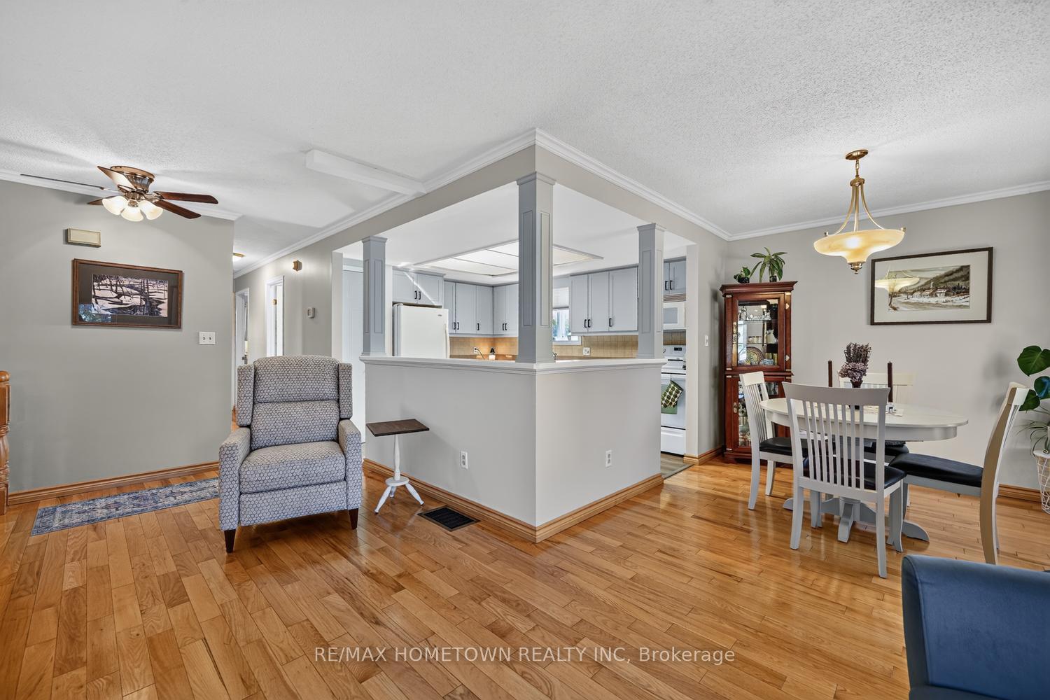 Photo 12 of 96 Cambridge Crescent, Brockville, Brockville — HOMEH