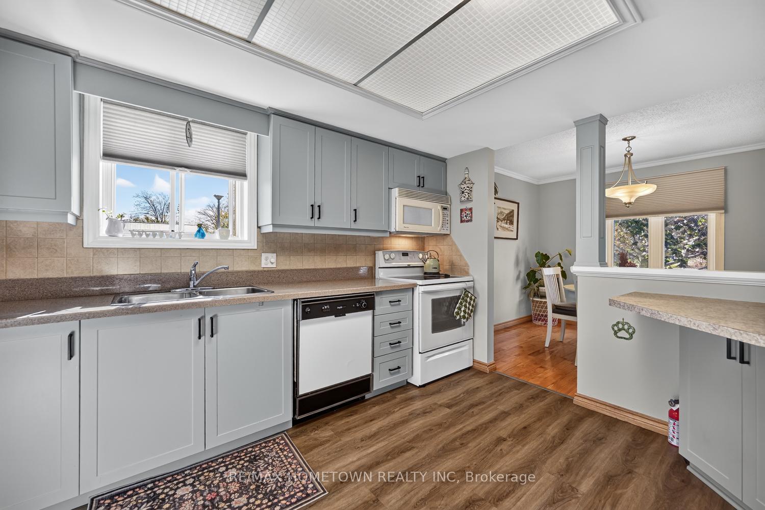 Photo 19 of 96 Cambridge Crescent, Brockville, Brockville — HOMEH