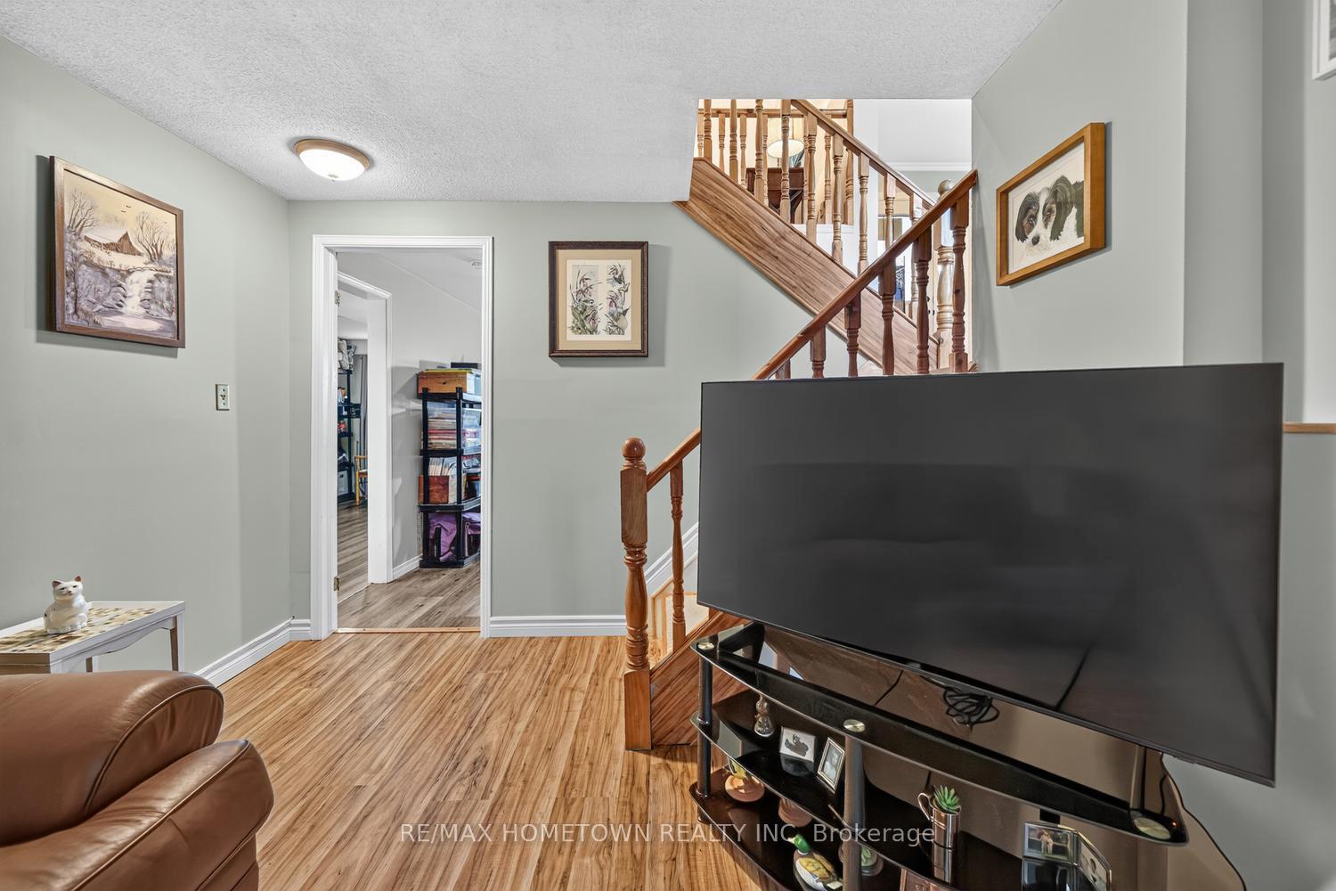 Photo 31 of 96 Cambridge Crescent, Brockville, Brockville — HOMEH