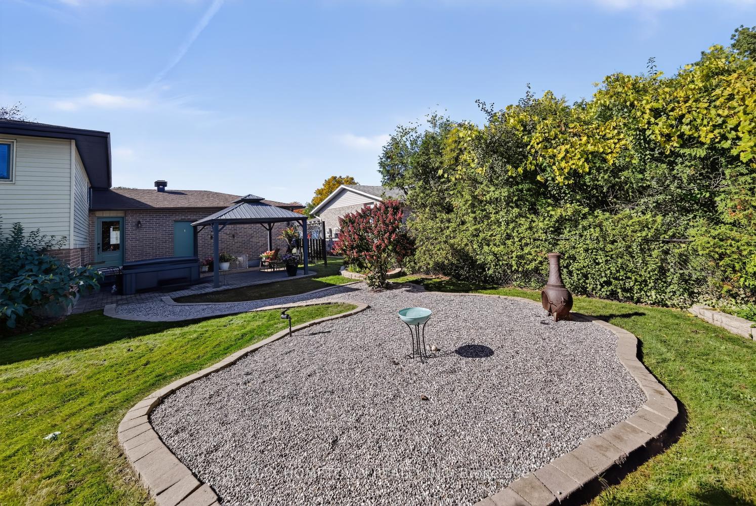 Photo 40 of 96 Cambridge Crescent, Brockville, Brockville — HOMEH