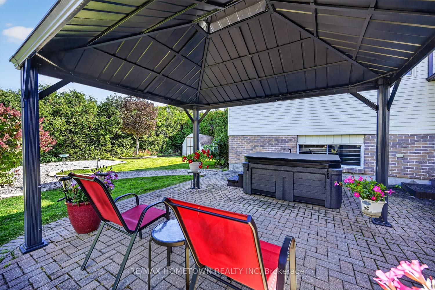 Photo 44 of 96 Cambridge Crescent, Brockville, Brockville — HOMEH