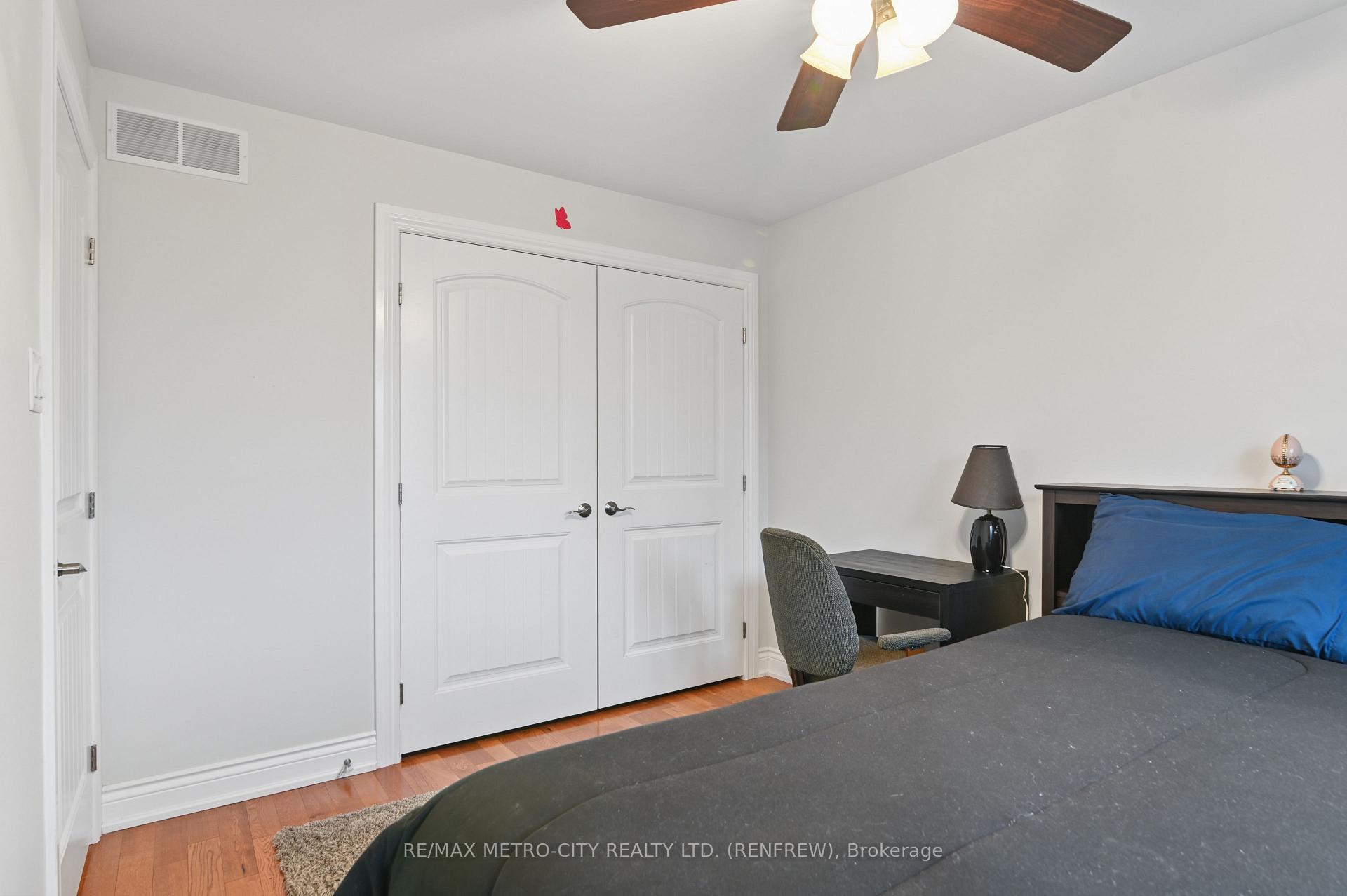 Photo 21 of 703 Aberdeen Street, Renfrew, Renfrew — HOMEH