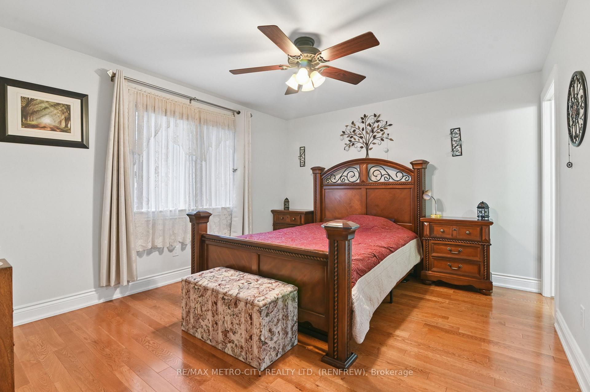 Photo 22 of 703 Aberdeen Street, Renfrew, Renfrew — HOMEH
