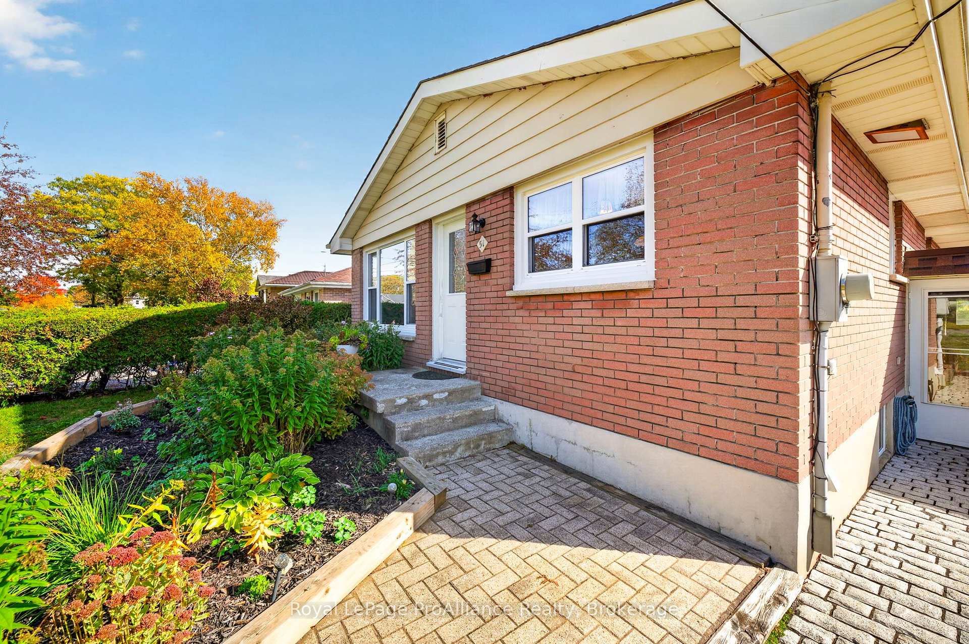 Photo 3 of 51 Craig Street, Belleville, Belleville Ward — HOMEH