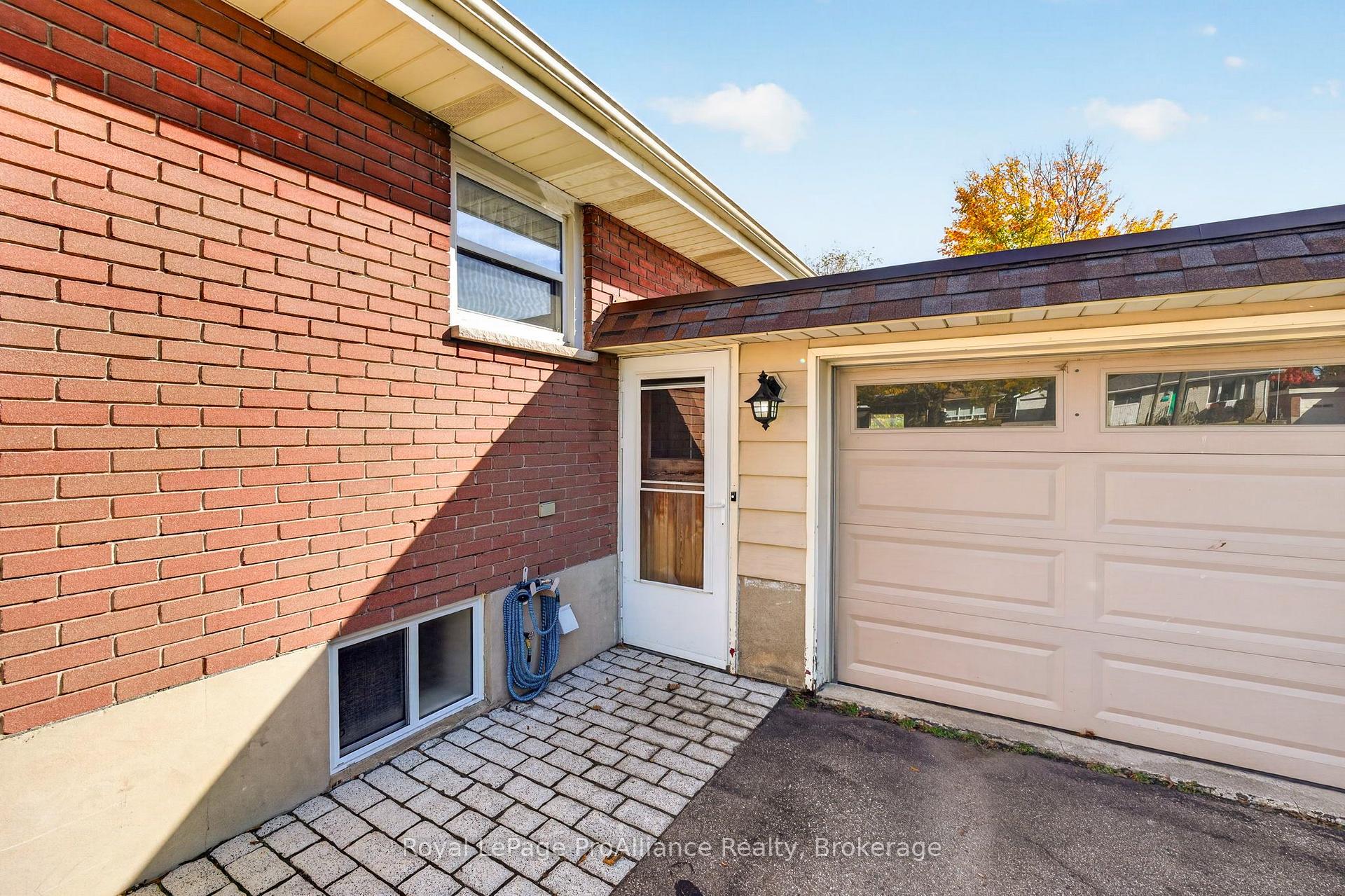 Photo 4 of 51 Craig Street, Belleville, Belleville Ward — HOMEH