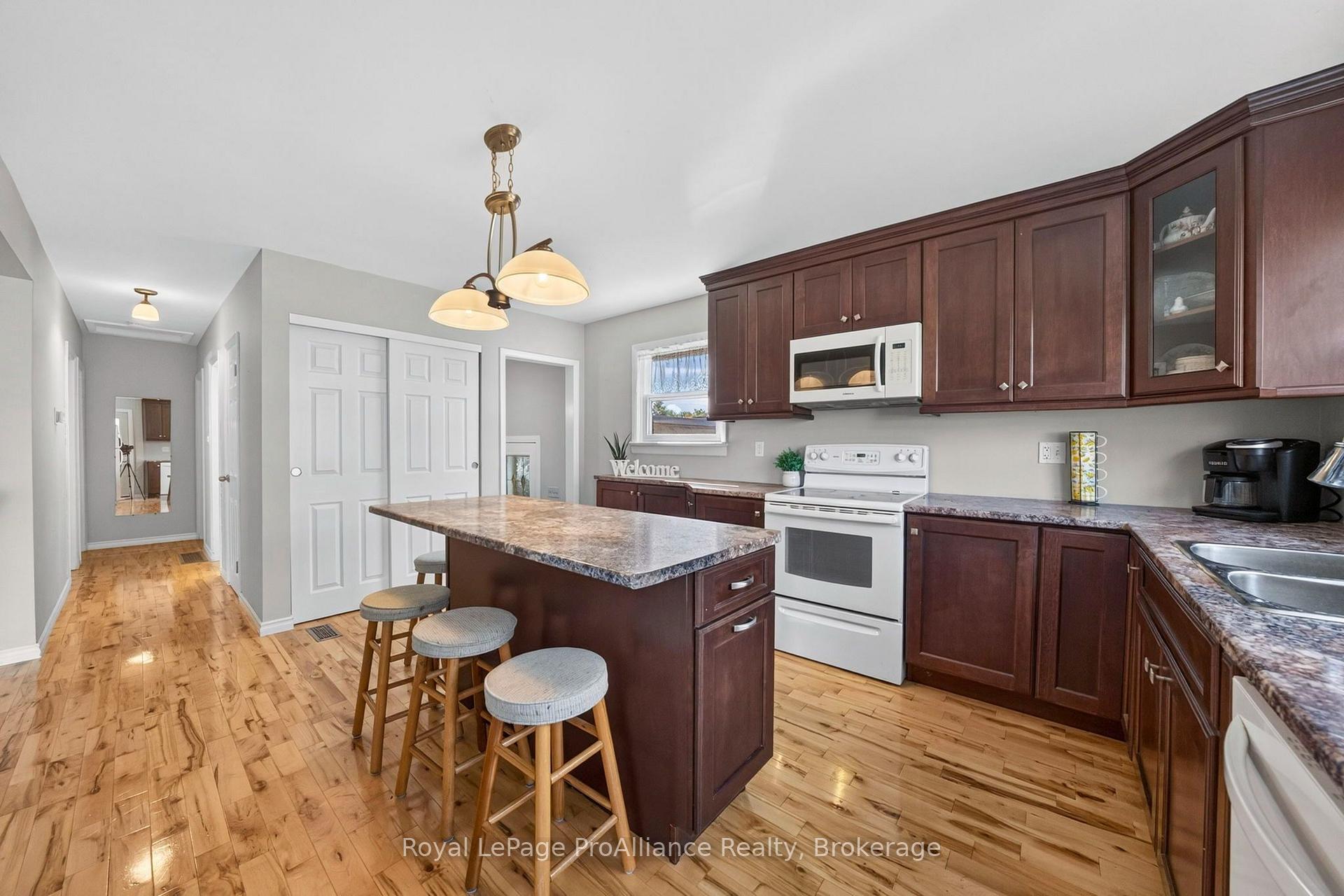 Photo 6 of 51 Craig Street, Belleville, Belleville Ward — HOMEH