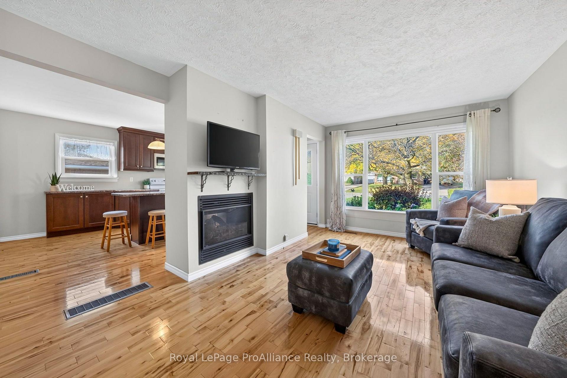 Photo 12 of 51 Craig Street, Belleville, Belleville Ward — HOMEH