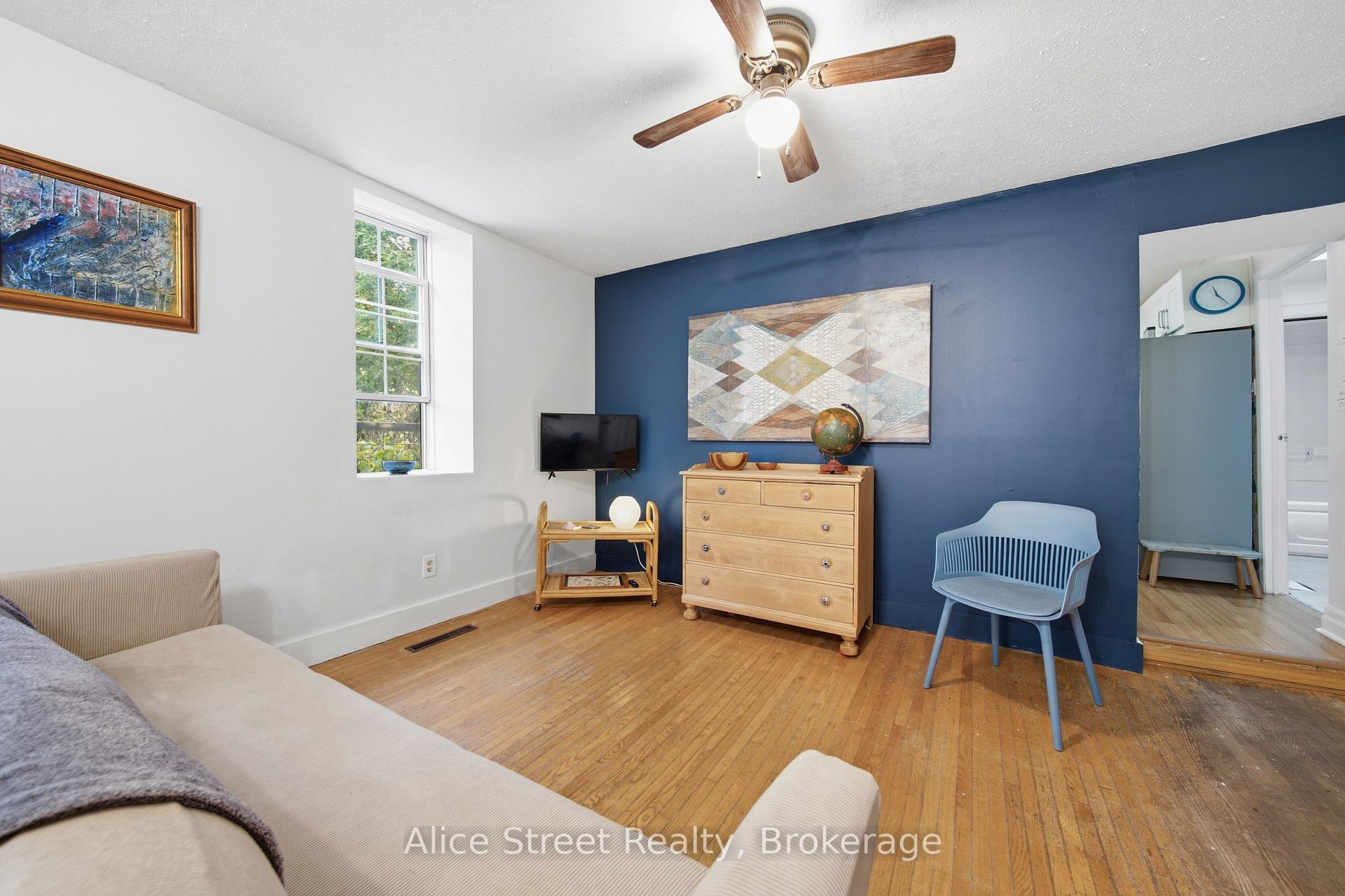 Photo 12 of 39 Arthur Street N, Guelph, St. George's — HOMEH