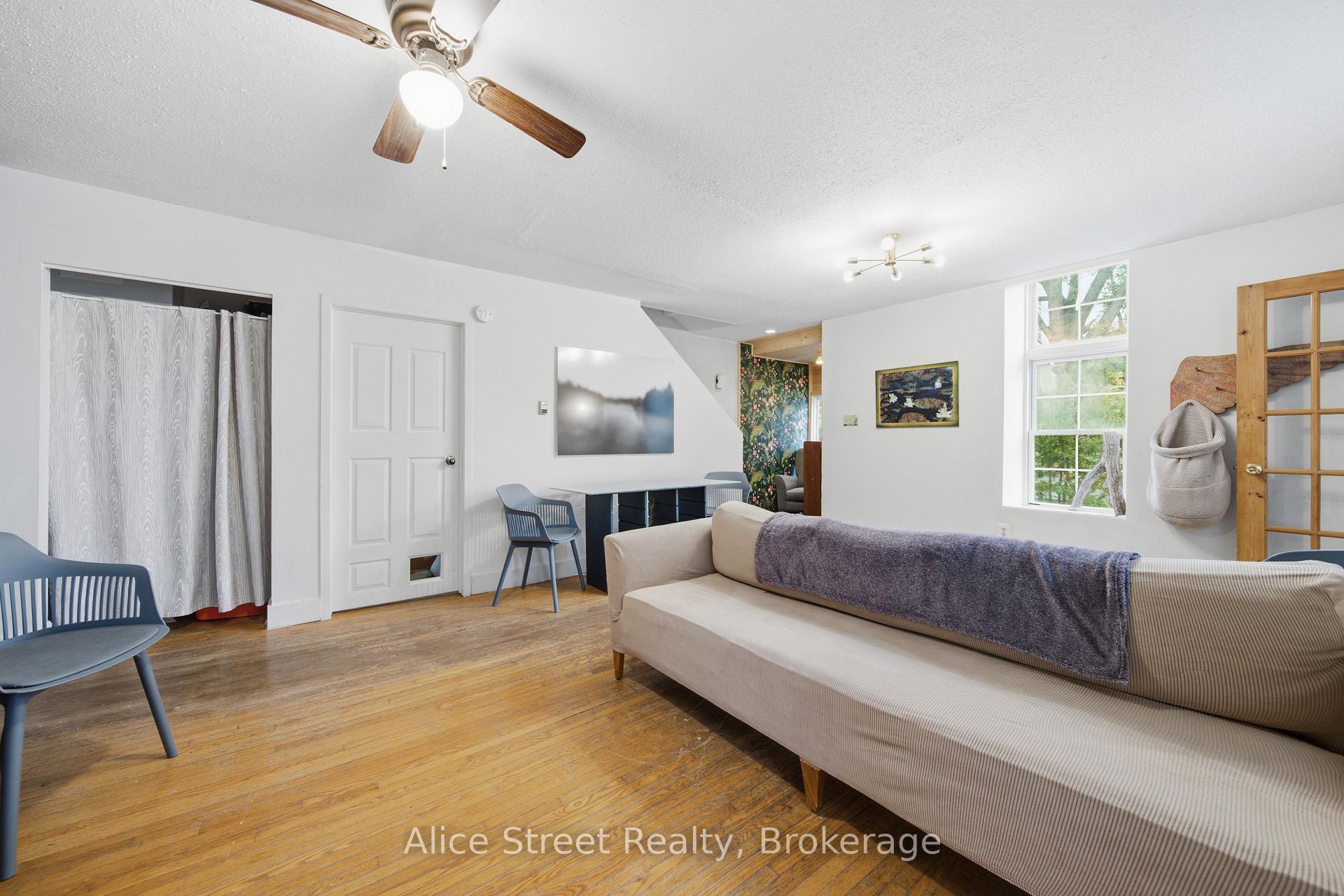Photo 13 of 39 Arthur Street N, Guelph, St. George's — HOMEH