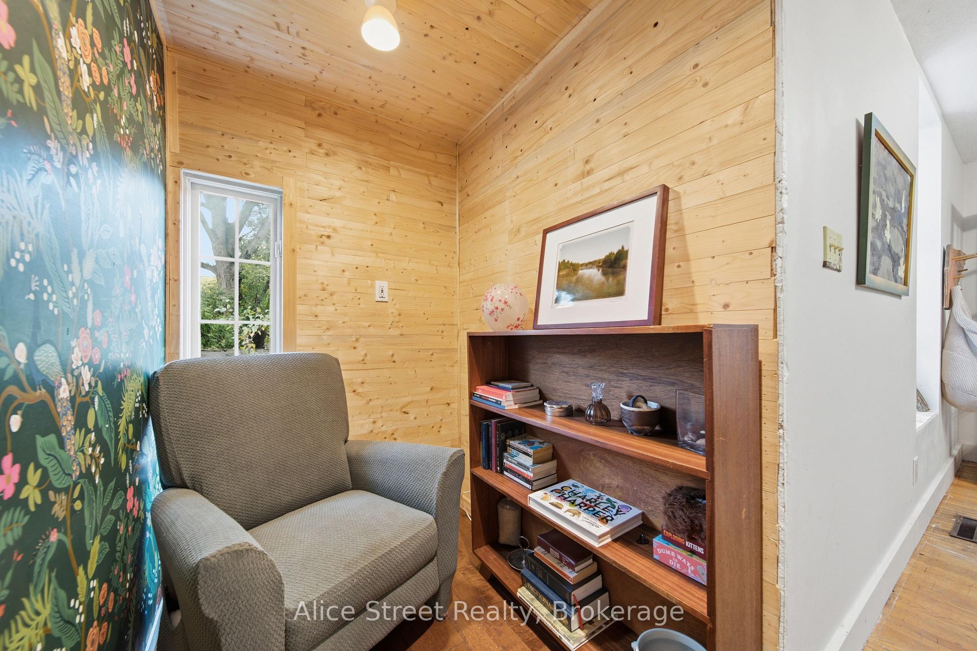 Photo 20 of 39 Arthur Street N, Guelph, St. George's — HOMEH
