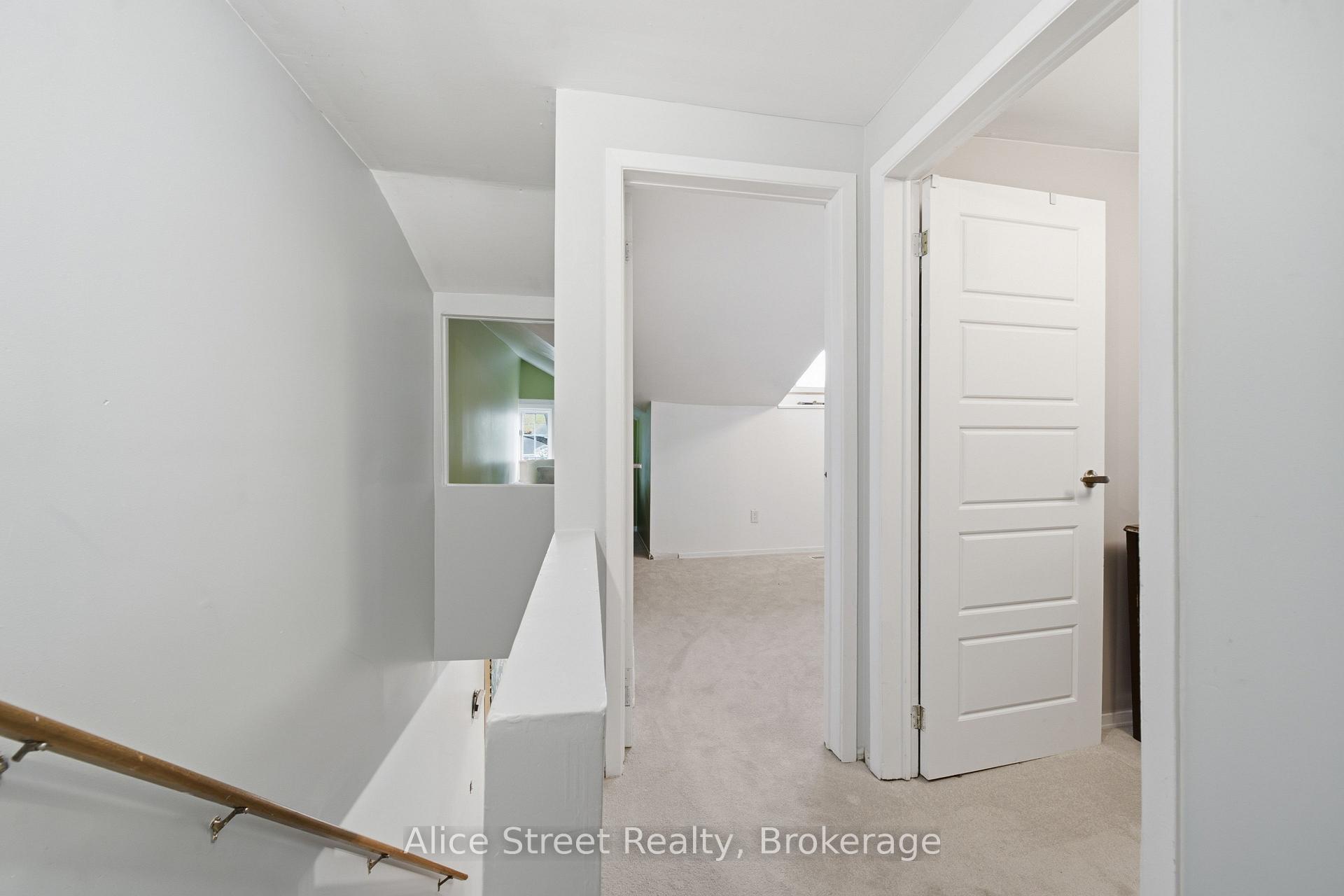 Photo 22 of 39 Arthur Street N, Guelph, St. George's — HOMEH