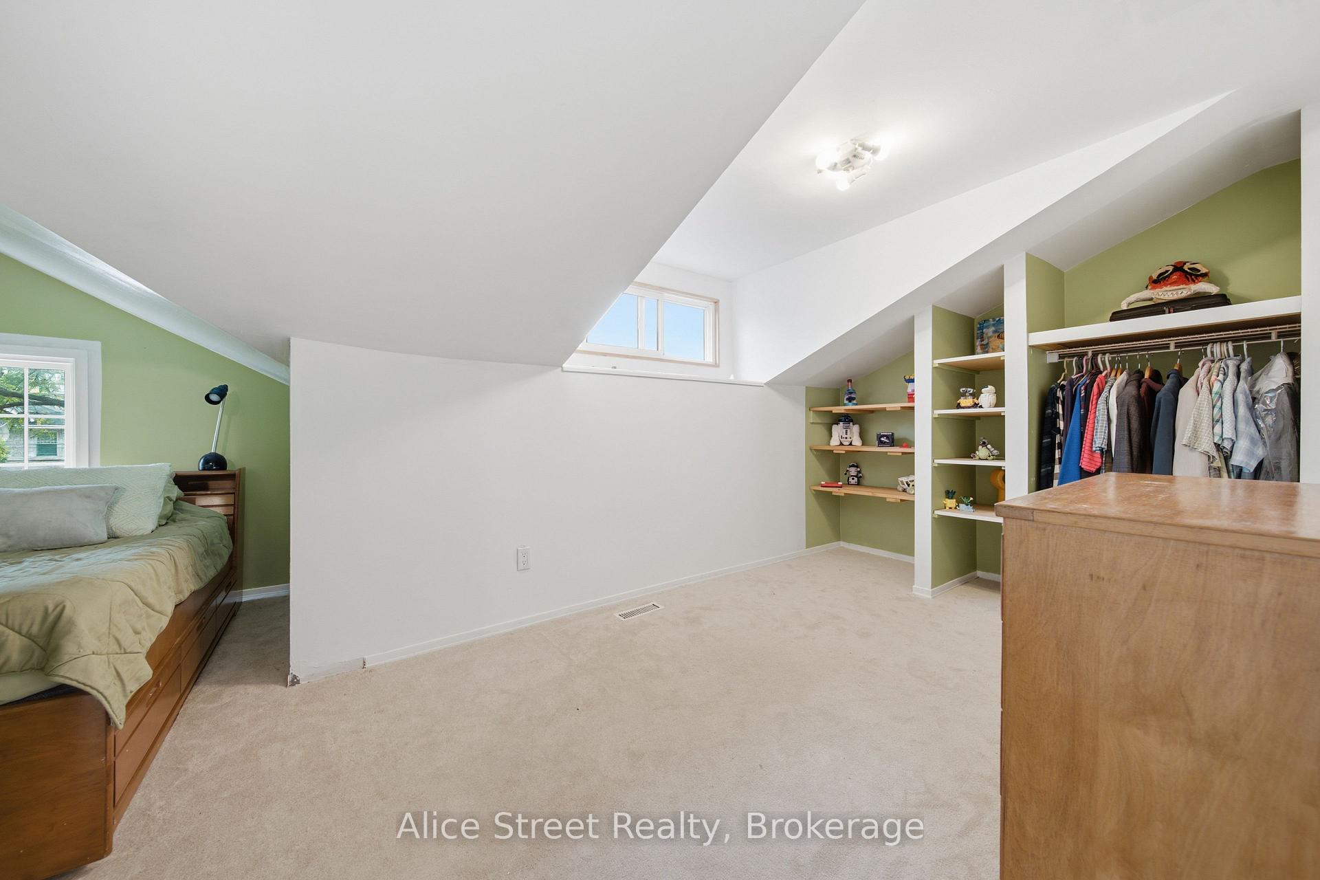 Photo 26 of 39 Arthur Street N, Guelph, St. George's — HOMEH