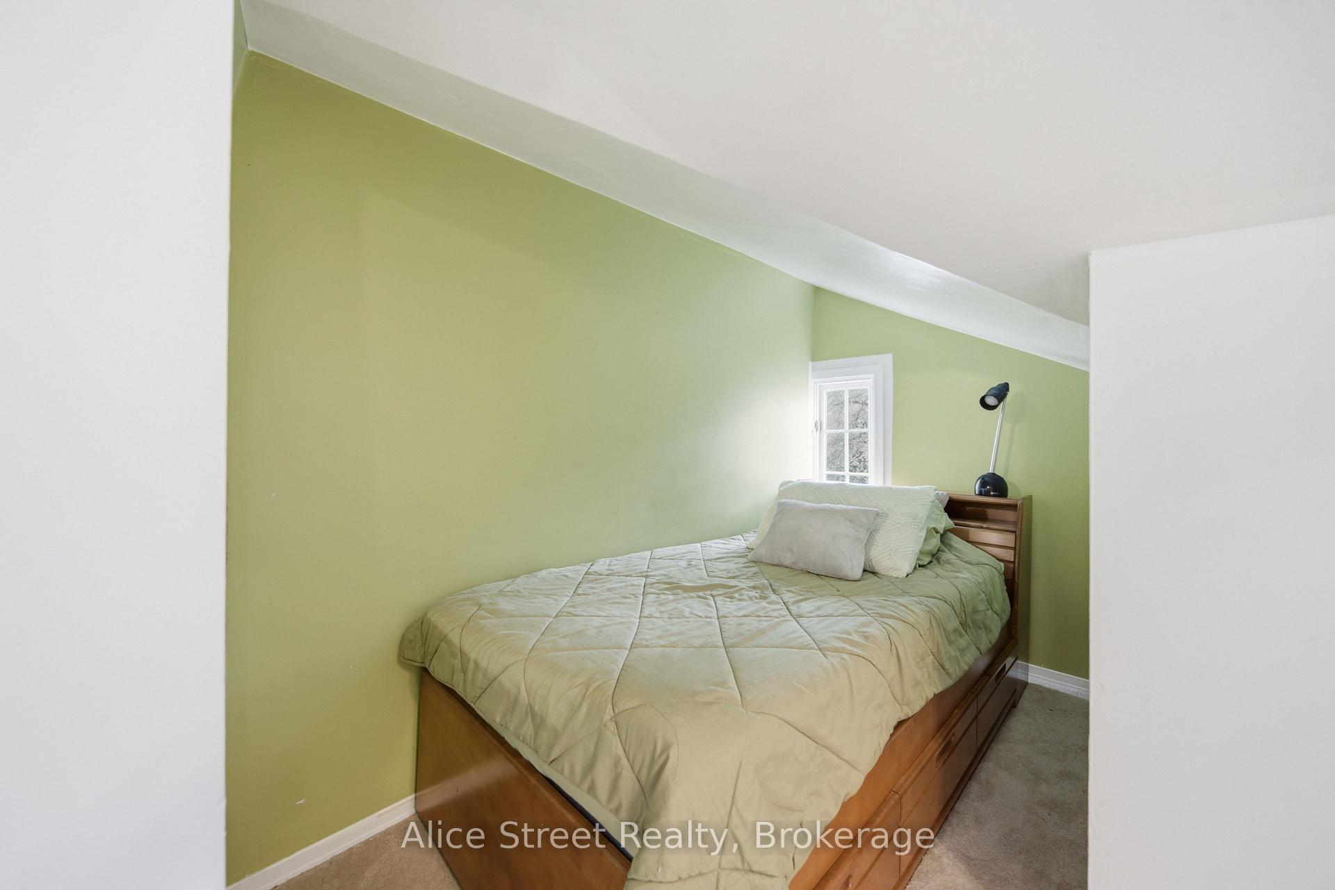 Photo 28 of 39 Arthur Street N, Guelph, St. George's — HOMEH