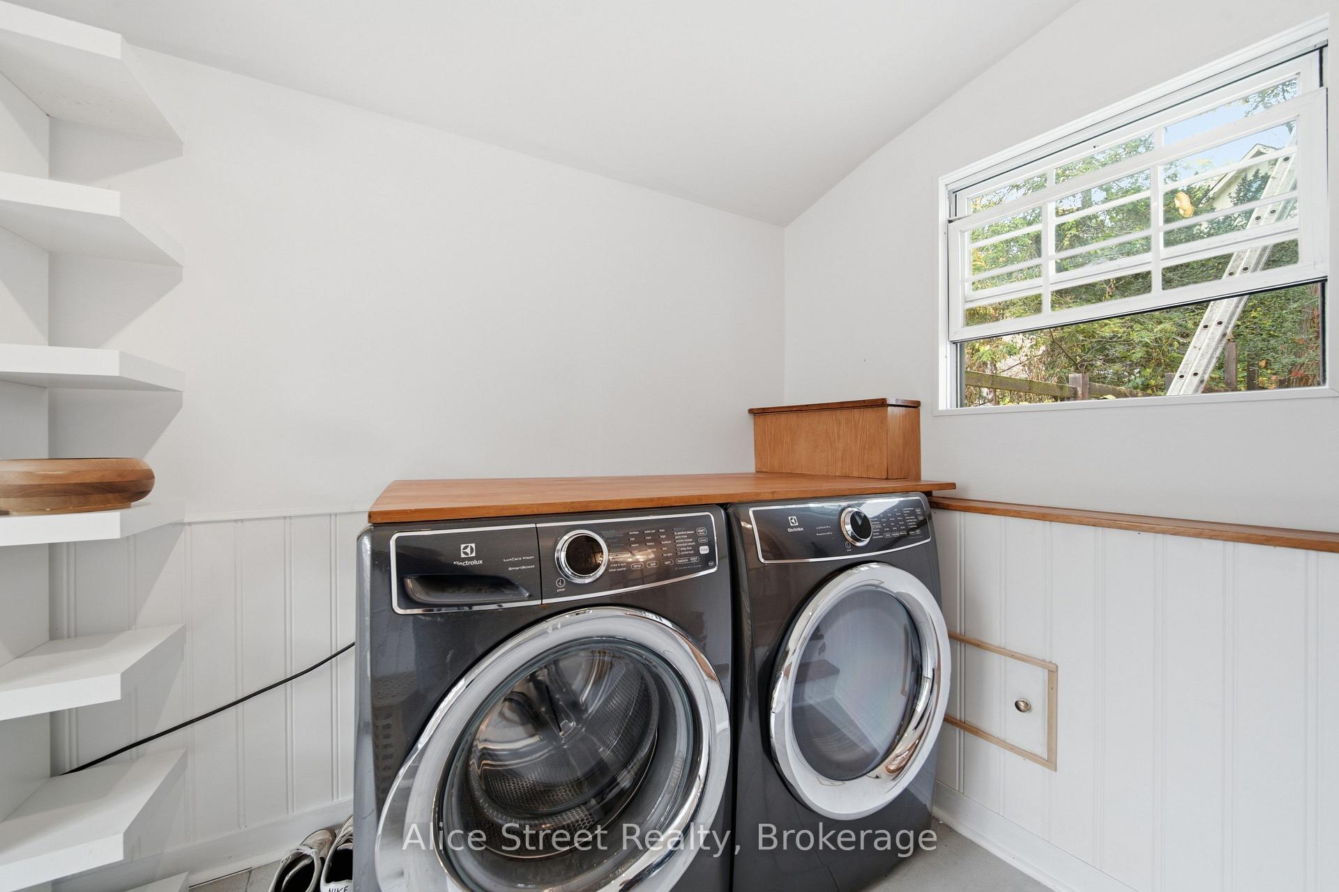 Photo 30 of 39 Arthur Street N, Guelph, St. George's — HOMEH
