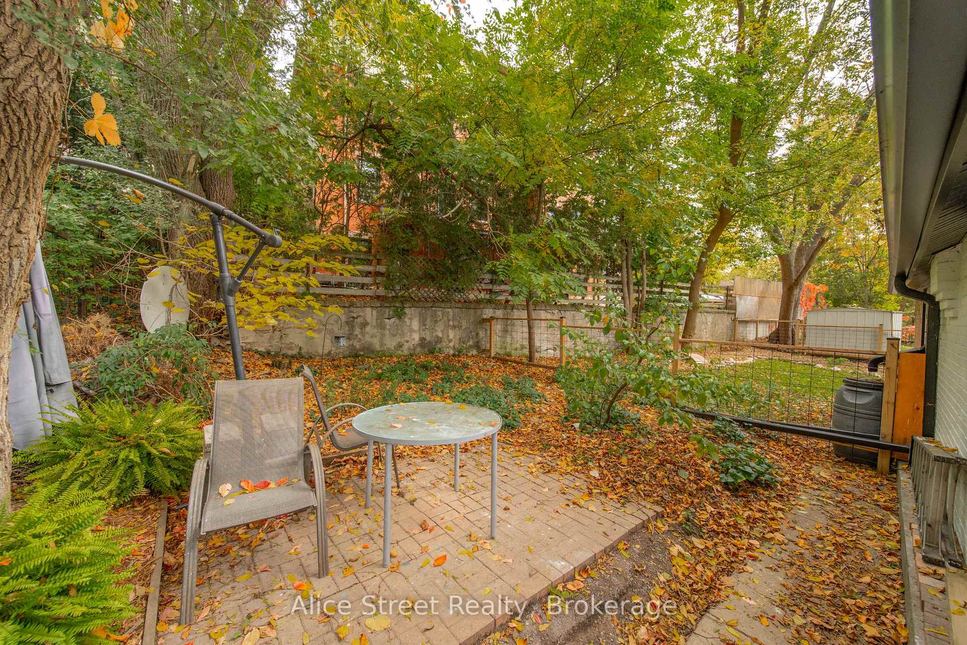 Photo 32 of 39 Arthur Street N, Guelph, St. George's — HOMEH