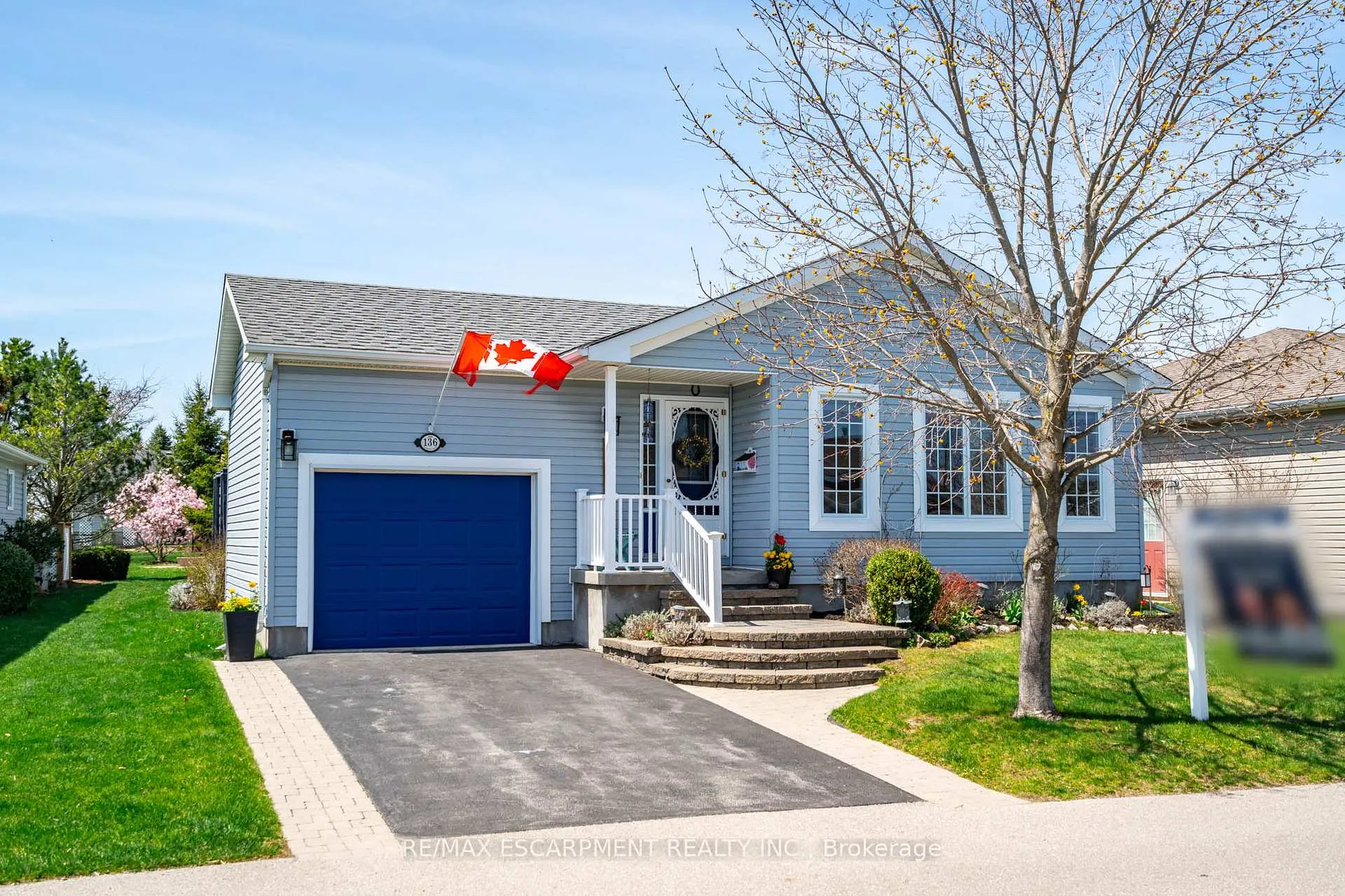 Front of 136 Glenariff Drive