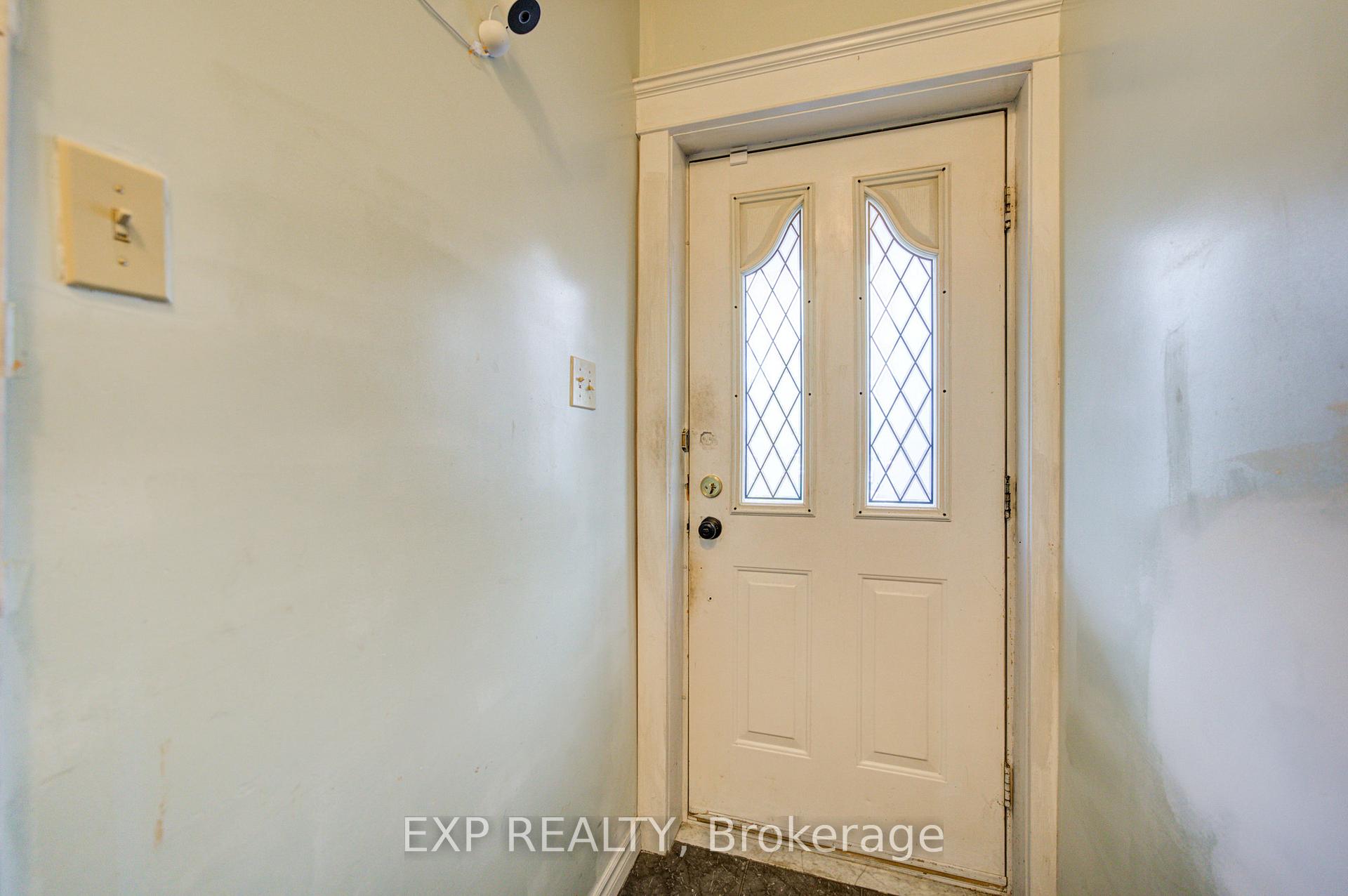 Photo 3 of 170 Wallace Avenue, Toronto, Dovercourt-Wallace Emerson-Junction — HOMEH