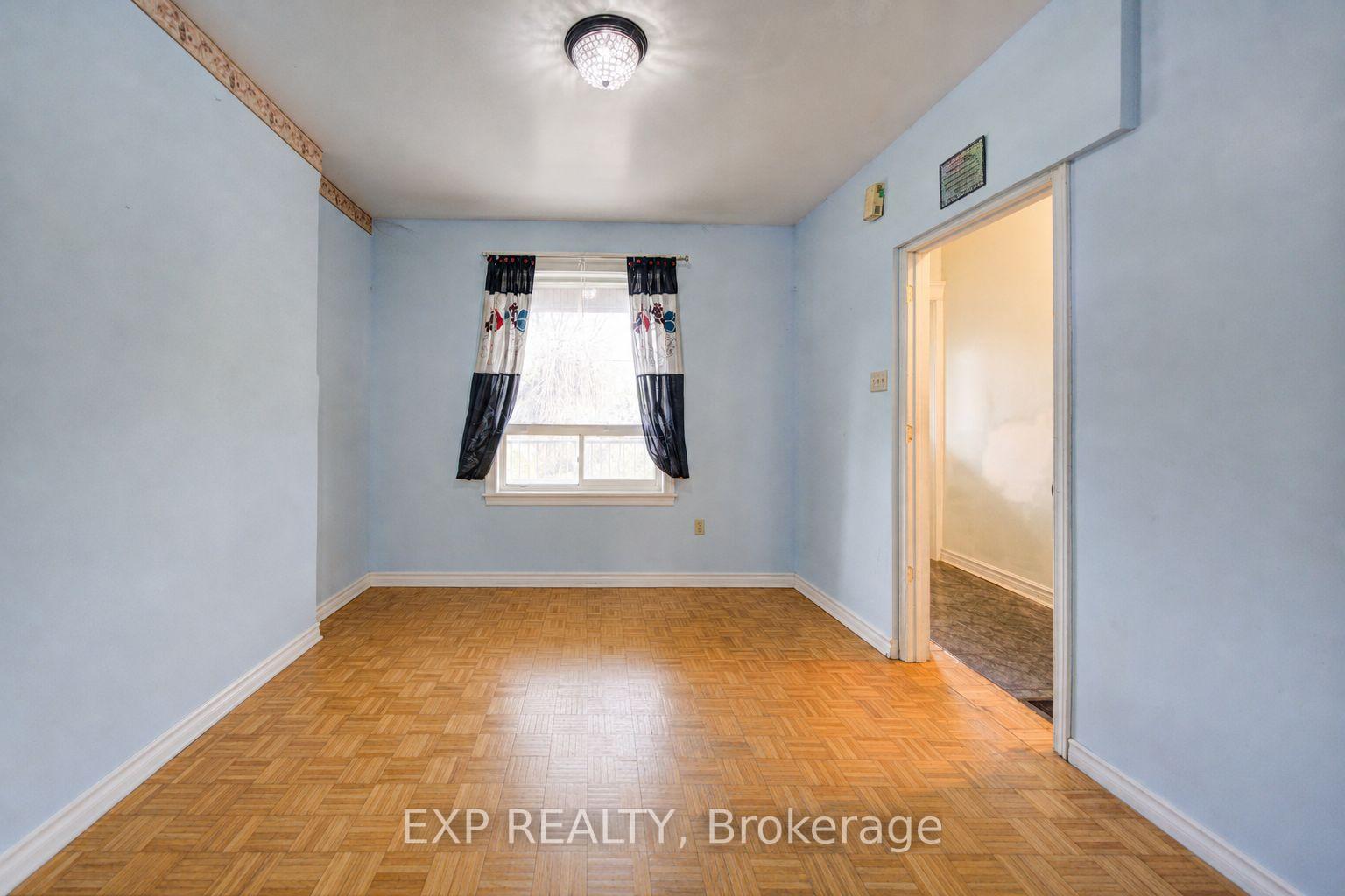 Photo 6 of 170 Wallace Avenue, Toronto, Dovercourt-Wallace Emerson-Junction — HOMEH