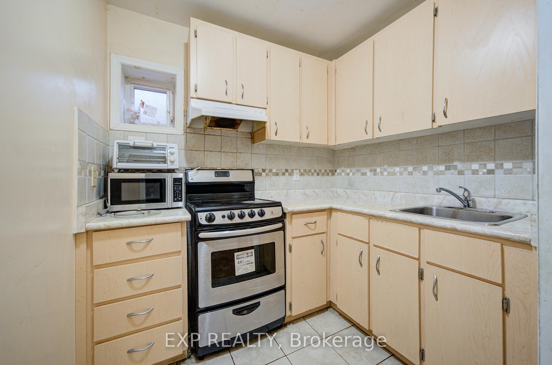 Photo 31 of 170 Wallace Avenue, Toronto, Dovercourt-Wallace Emerson-Junction — HOMEH