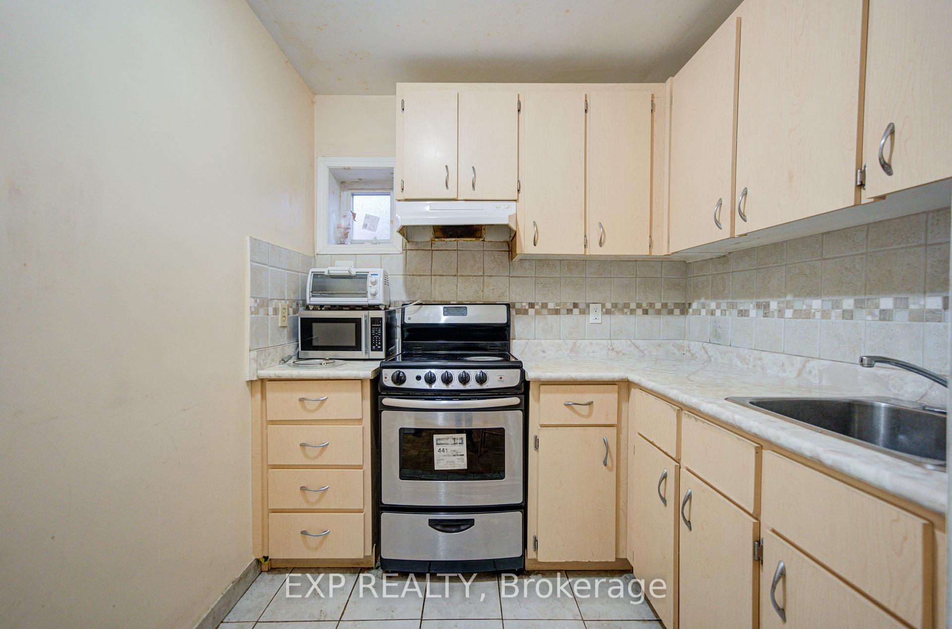 Photo 32 of 170 Wallace Avenue, Toronto, Dovercourt-Wallace Emerson-Junction — HOMEH