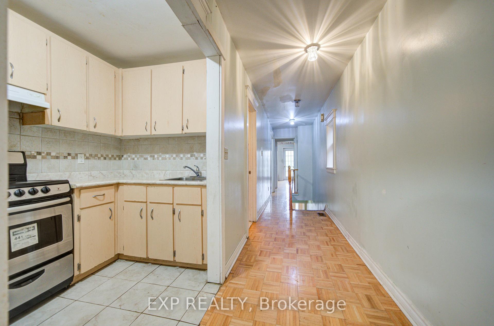 Photo 36 of 170 Wallace Avenue, Toronto, Dovercourt-Wallace Emerson-Junction — HOMEH