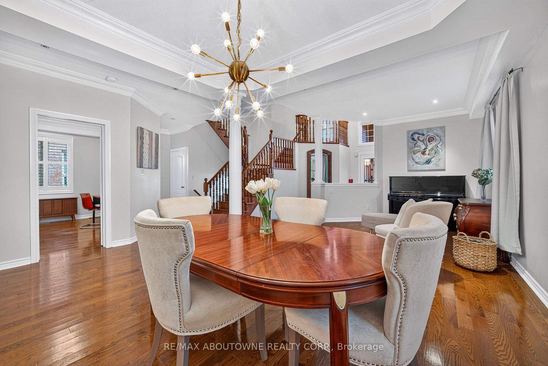 Photo 8 of 2447 Highmount Crescent, Oakville, Westmount — HOMEH