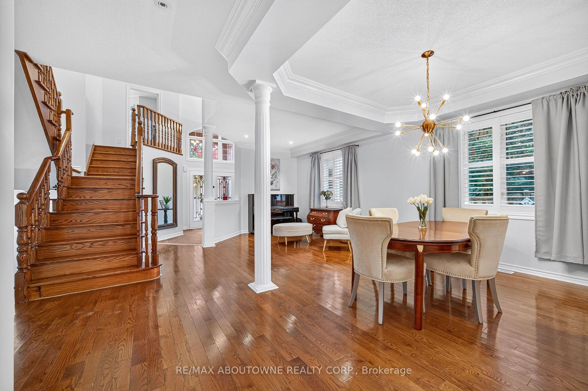 Photo 9 of 2447 Highmount Crescent, Oakville, Westmount — HOMEH