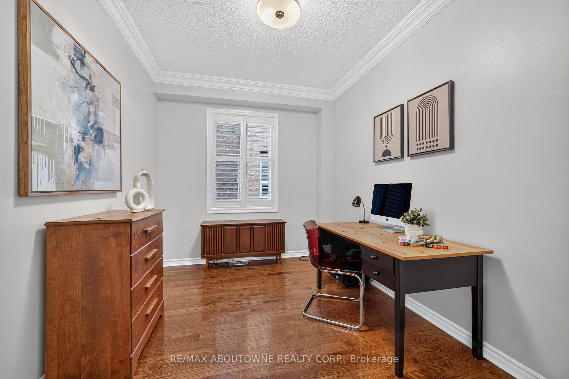 Photo 10 of 2447 Highmount Crescent, Oakville, Westmount — HOMEH