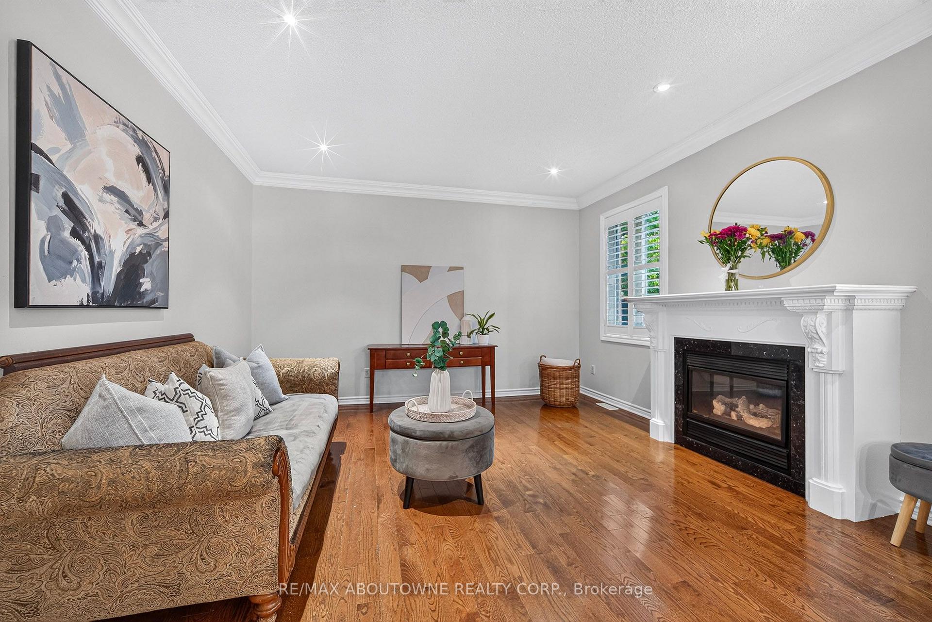Photo 18 of 2447 Highmount Crescent, Oakville, Westmount — HOMEH