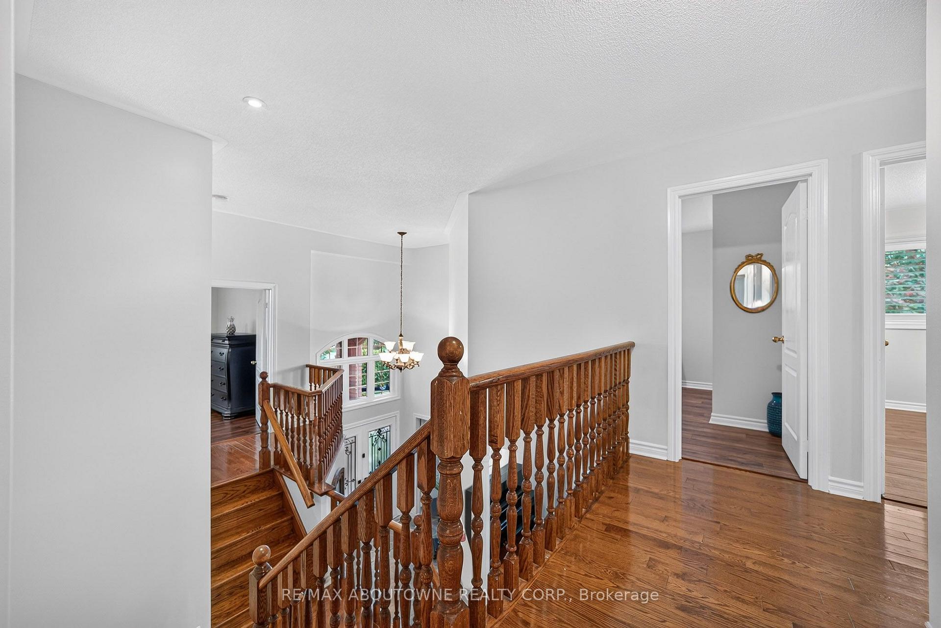 Photo 22 of 2447 Highmount Crescent, Oakville, Westmount — HOMEH