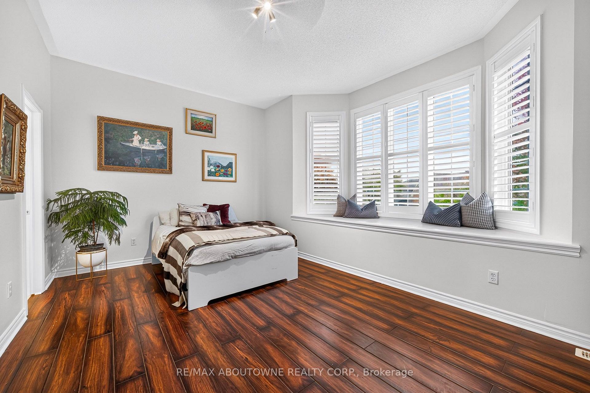 Photo 23 of 2447 Highmount Crescent, Oakville, Westmount — HOMEH