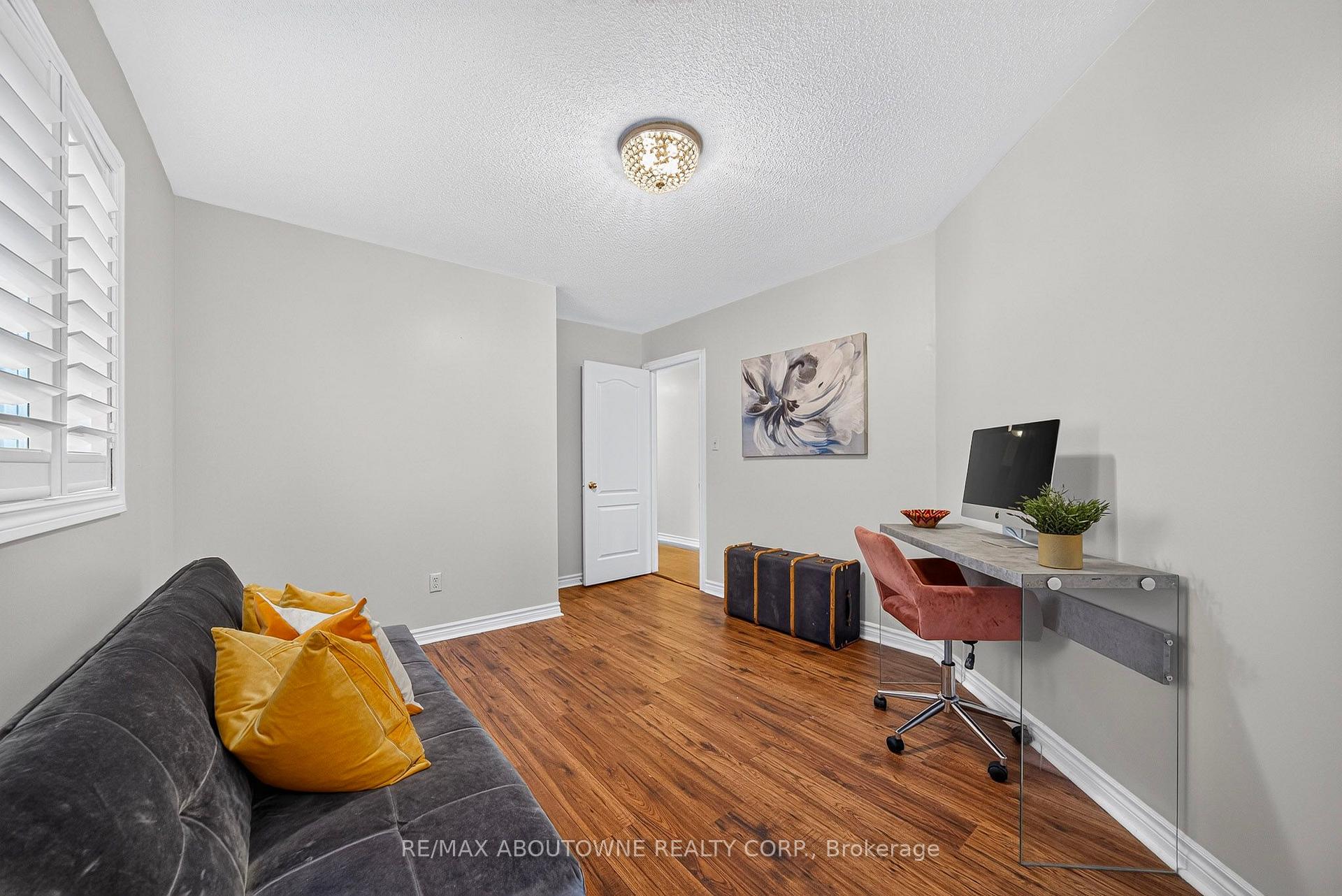 Photo 27 of 2447 Highmount Crescent, Oakville, Westmount — HOMEH