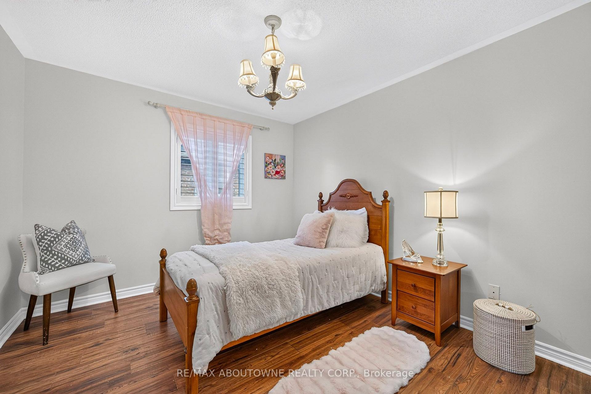 Photo 30 of 2447 Highmount Crescent, Oakville, Westmount — HOMEH