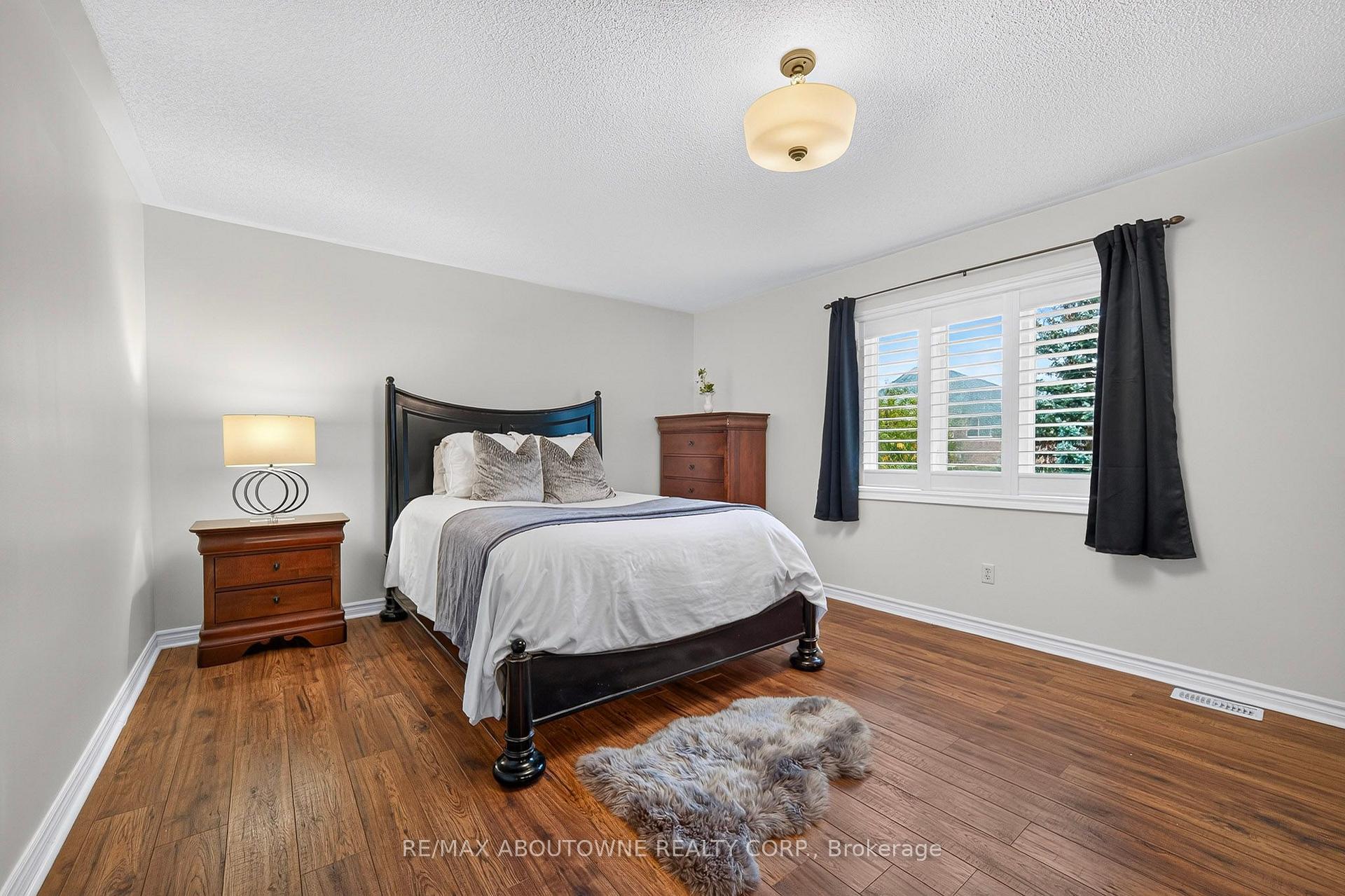 Photo 31 of 2447 Highmount Crescent, Oakville, Westmount — HOMEH