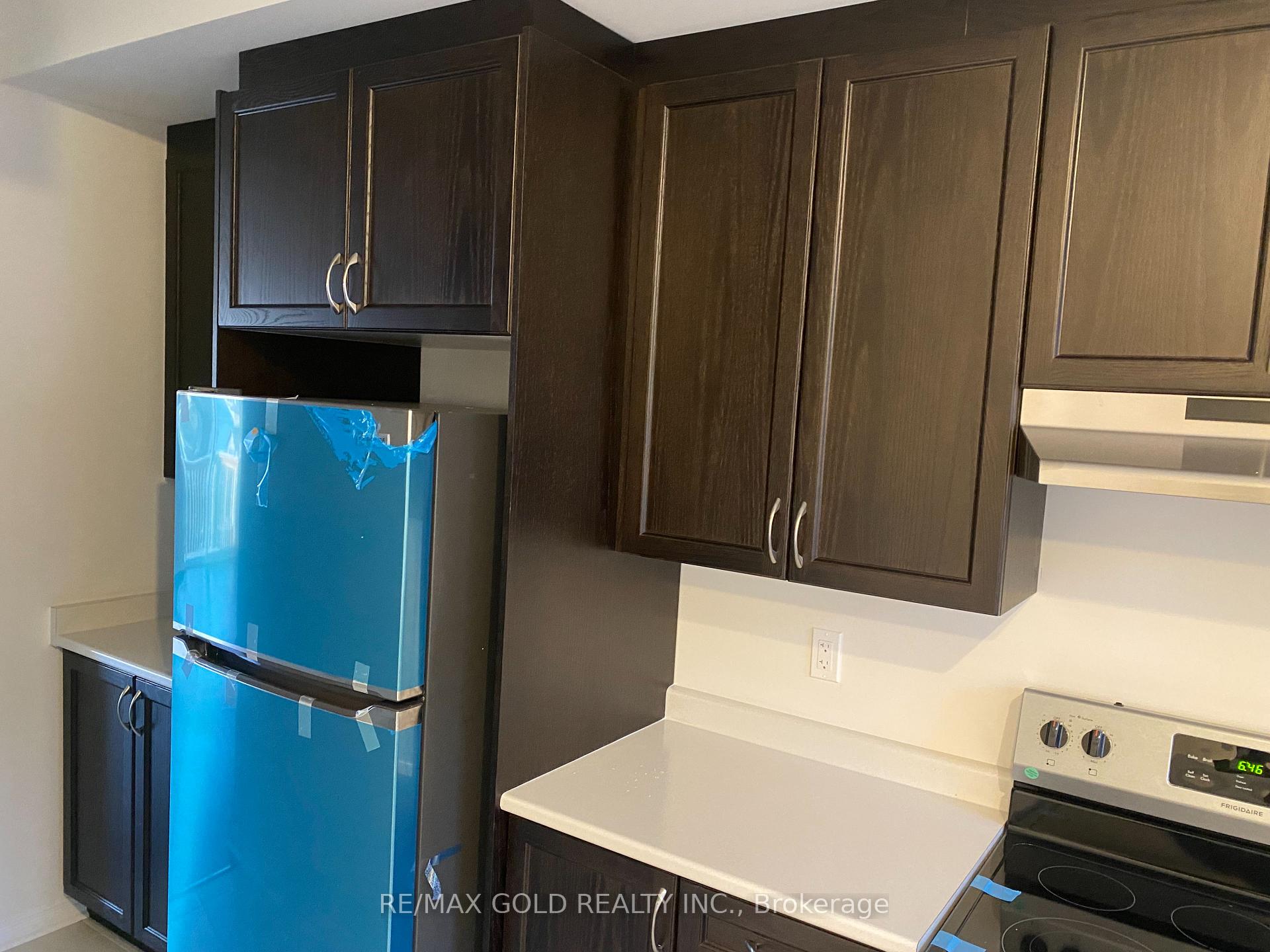 Photo 4 of 829 Atwater Path, Oshawa, Lakeview — HOMEH
