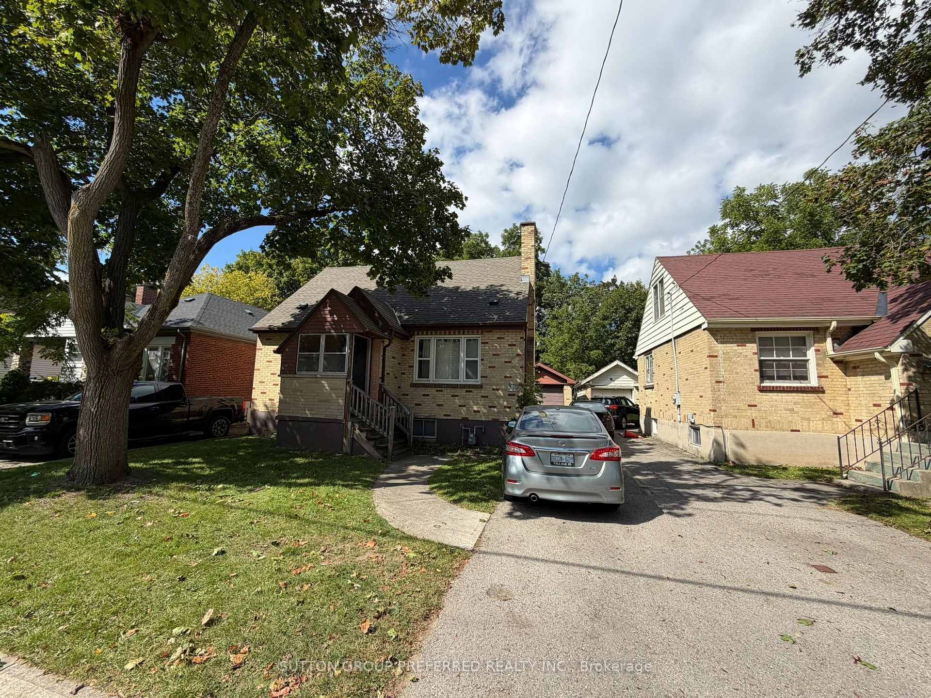 Photo of 220 Bernard Avenue