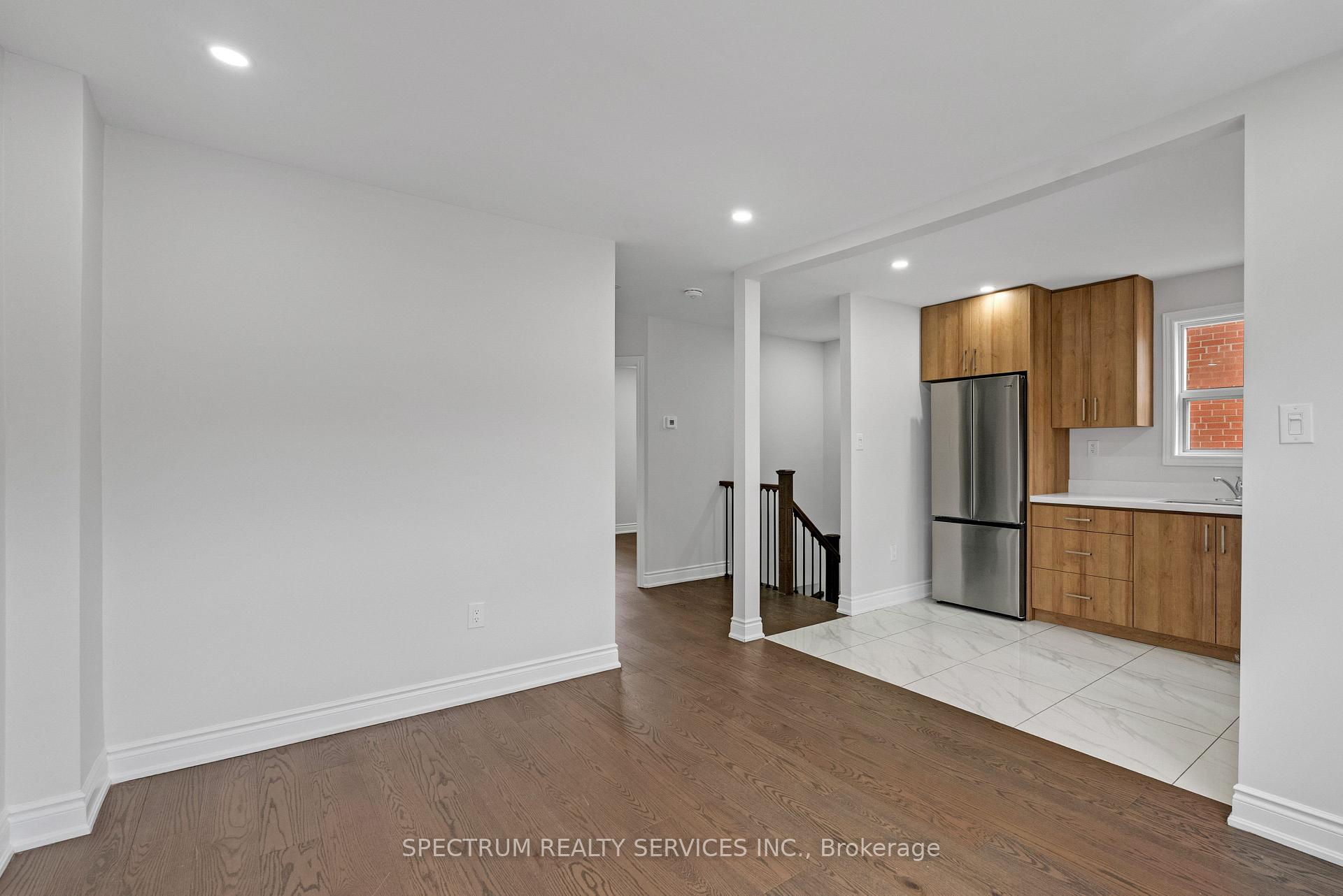 Photo 6 of 11 Vimy Avenue, North York, Weston — HOMEH