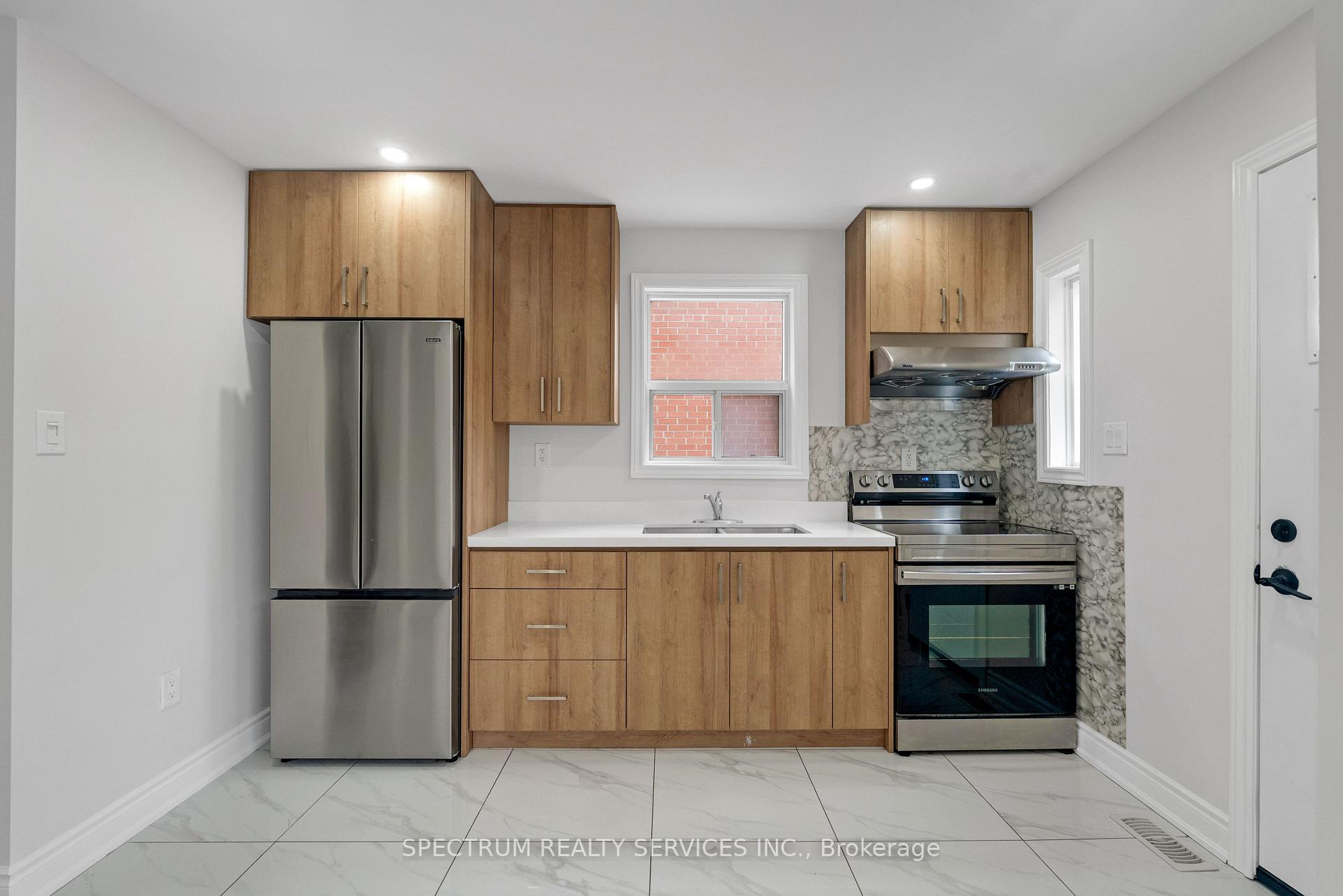 Photo 7 of 11 Vimy Avenue, North York, Weston — HOMEH