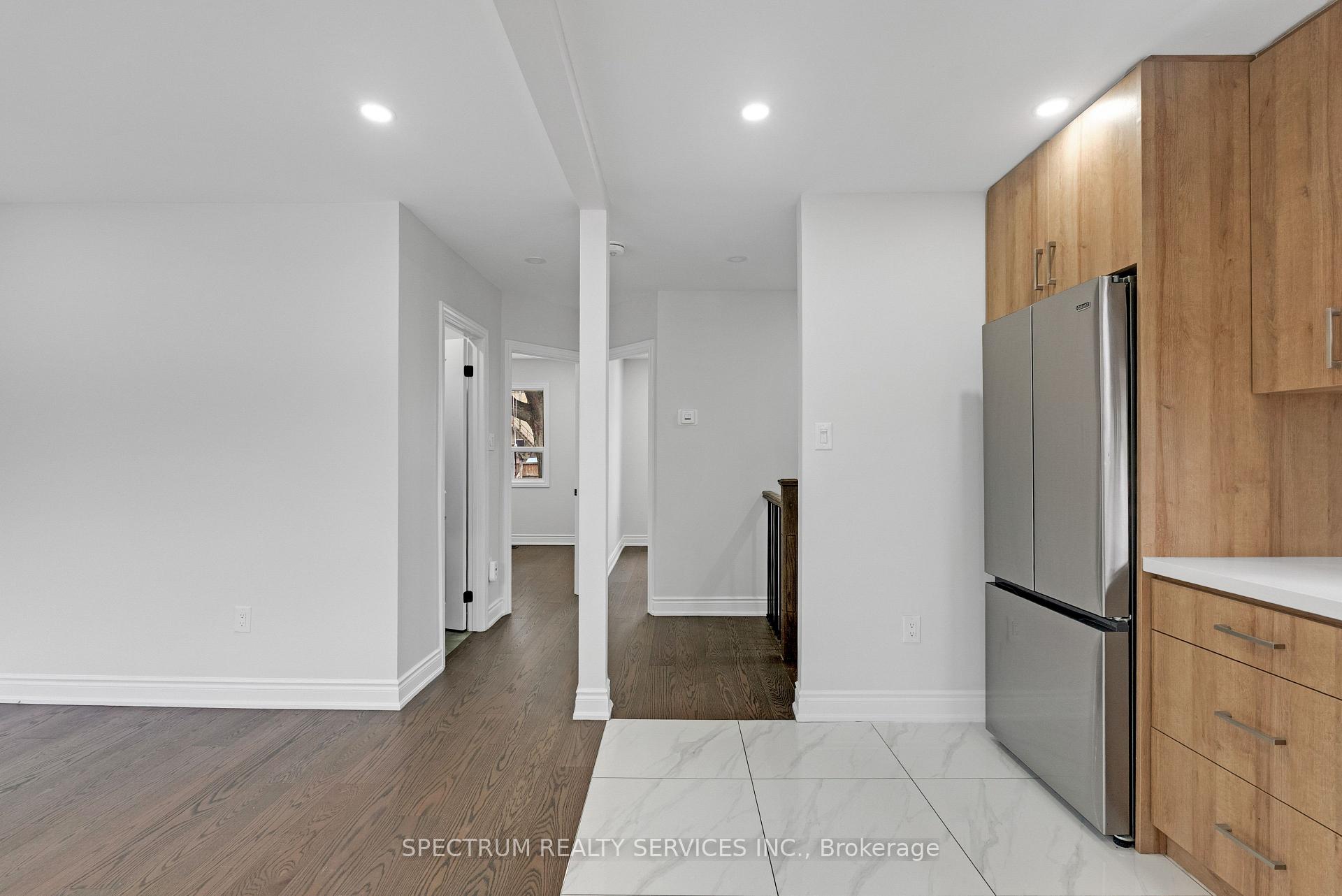 Photo 9 of 11 Vimy Avenue, North York, Weston — HOMEH