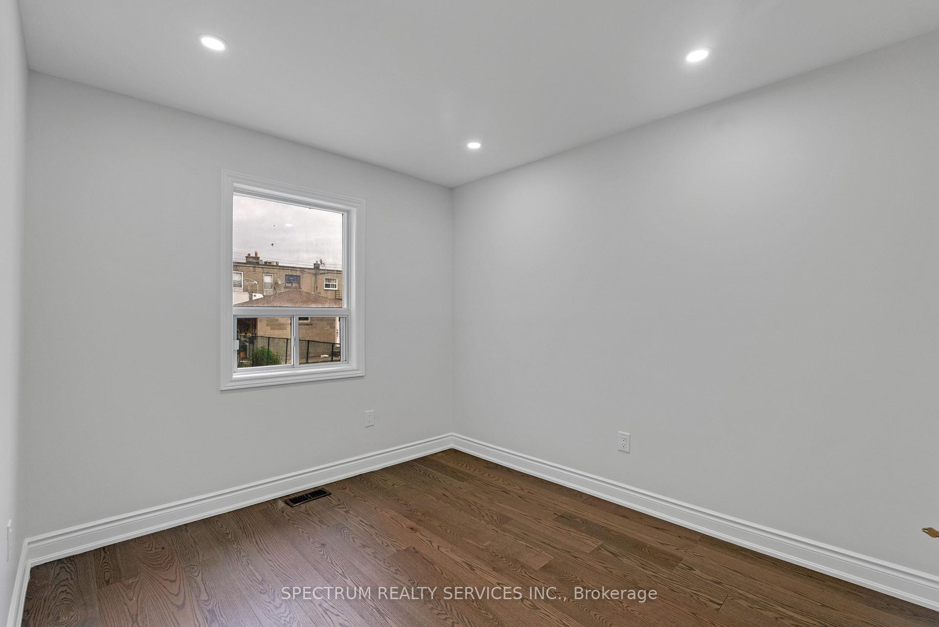 Photo 10 of 11 Vimy Avenue, North York, Weston — HOMEH
