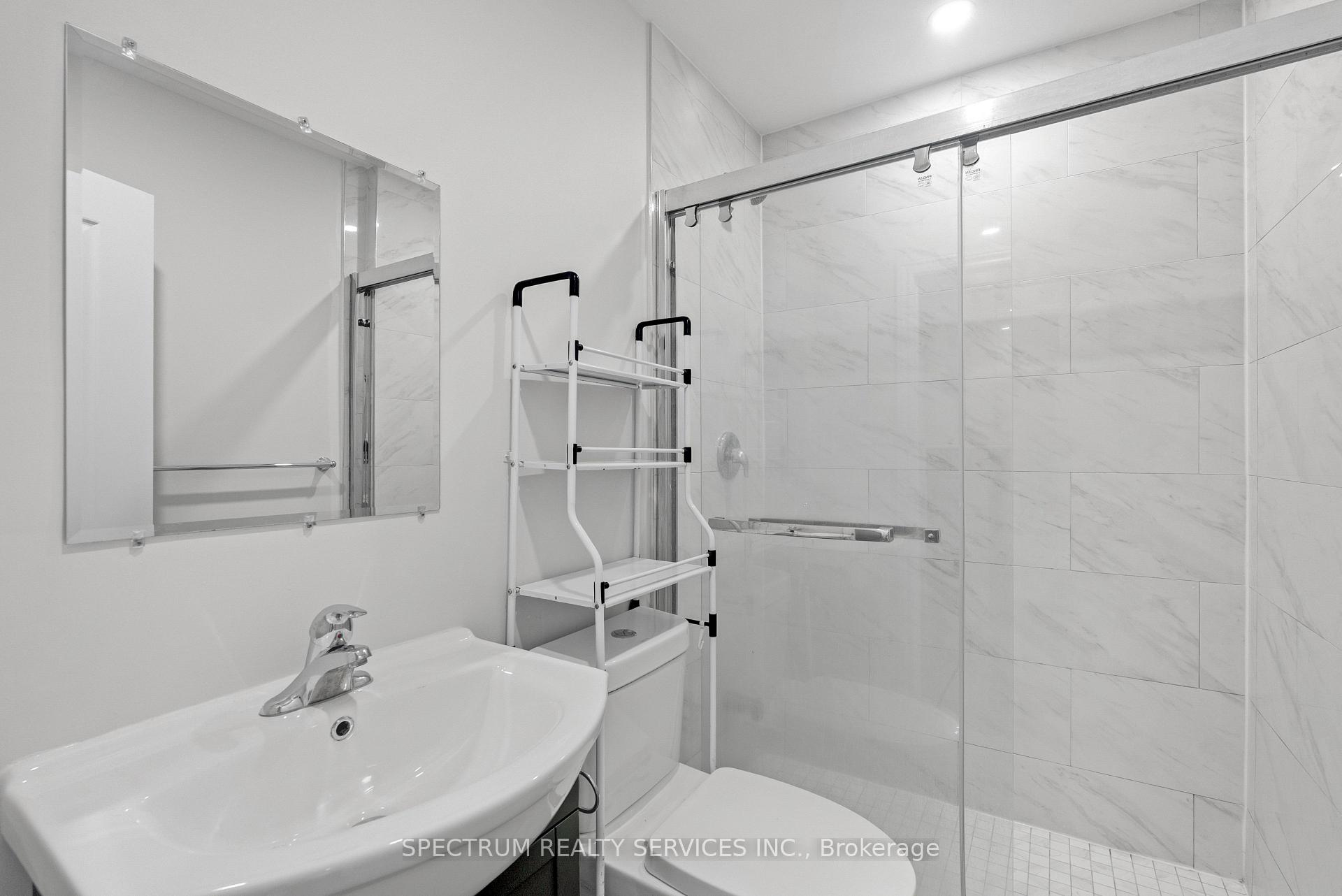 Photo 14 of 11 Vimy Avenue, North York, Weston — HOMEH